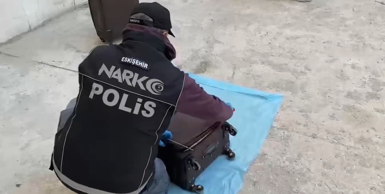 Eskişehir'de Uyuşturucu Operasyonları: Metamfetamin Ele Geçirildi