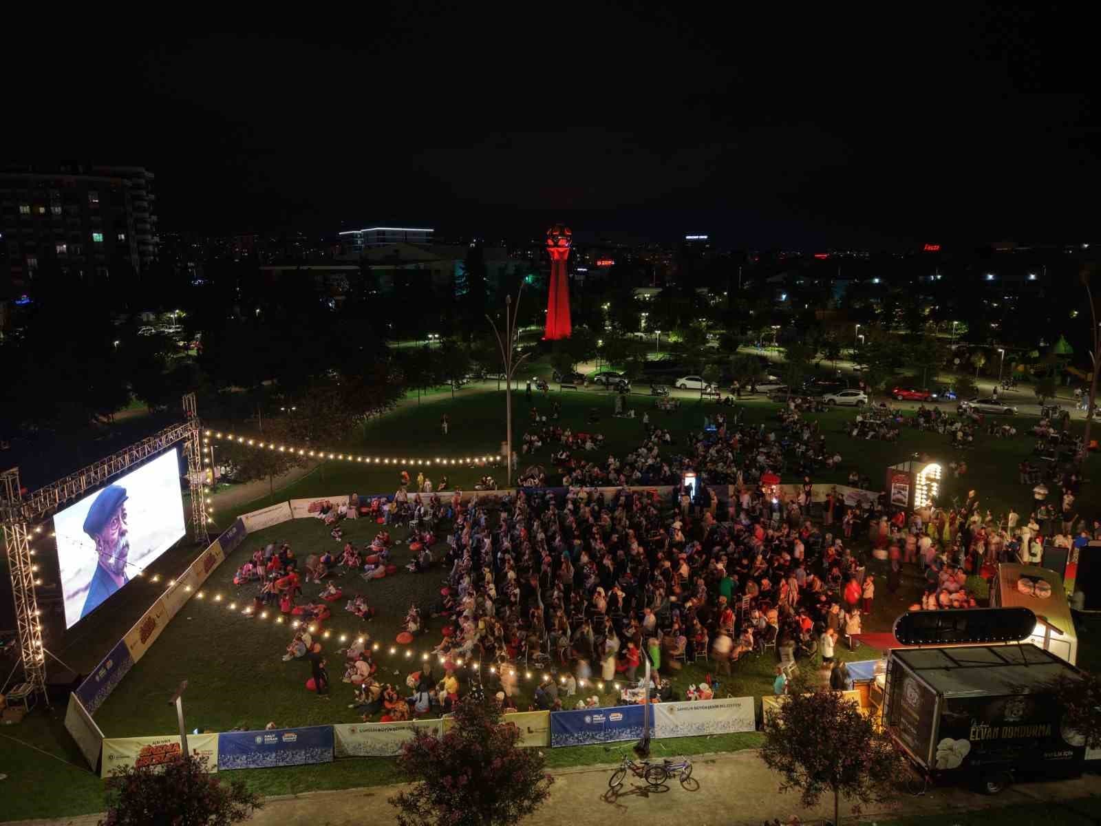 Samsun'da Açık Hava Sinema Geceleri Başladı: 'Mucize' Filmi İlçelerde İzleyiciyle Buluşuyor