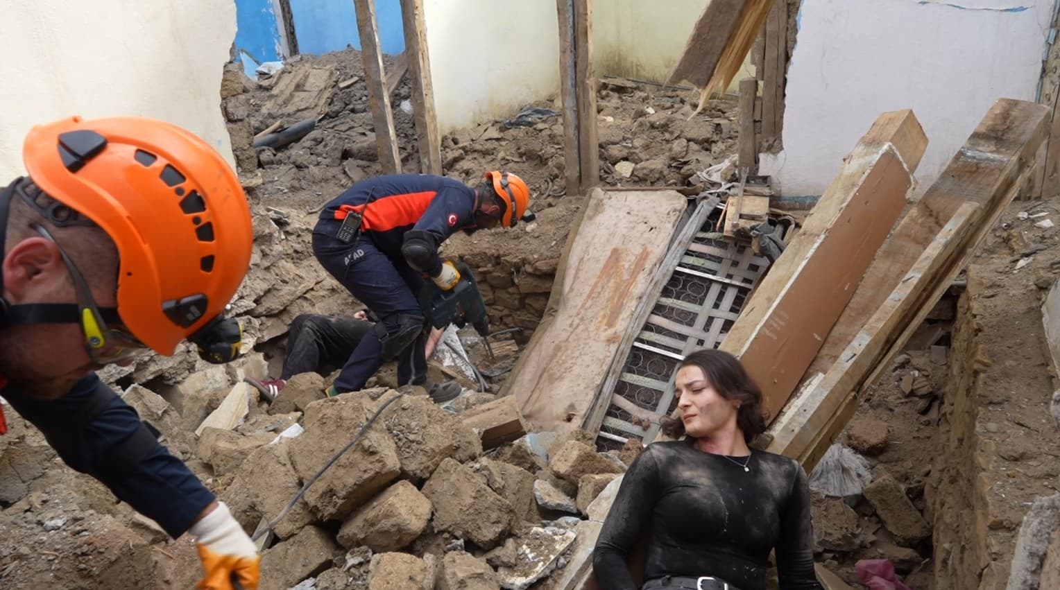 Gümüşhane Kelkit'te Kapsamlı Deprem Tatbikatı Yapıldı