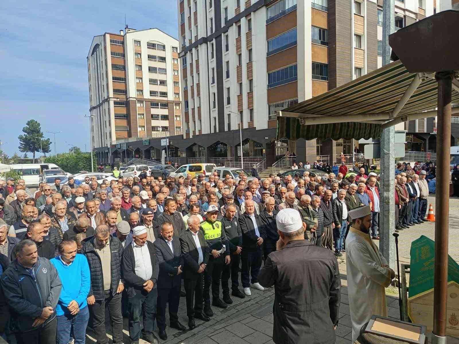 İstanbul Trafik Kazasında Hayatını Kaybeden Genç, Trabzon'da Toplandı