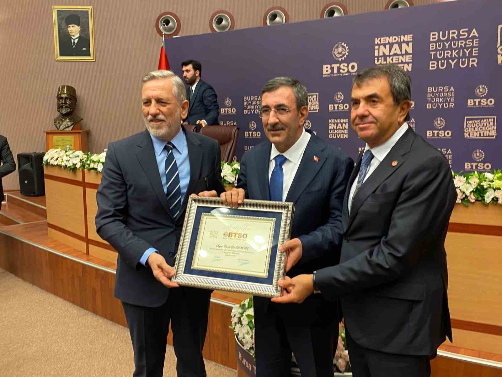 Cumhurbaşkanı Yardımcısı Yılmaz, Bursa İş Dünyası Temsilcileriyle Buluştu: İhracat Performansı ve Kalkınma Stratejileri Ele Alındı