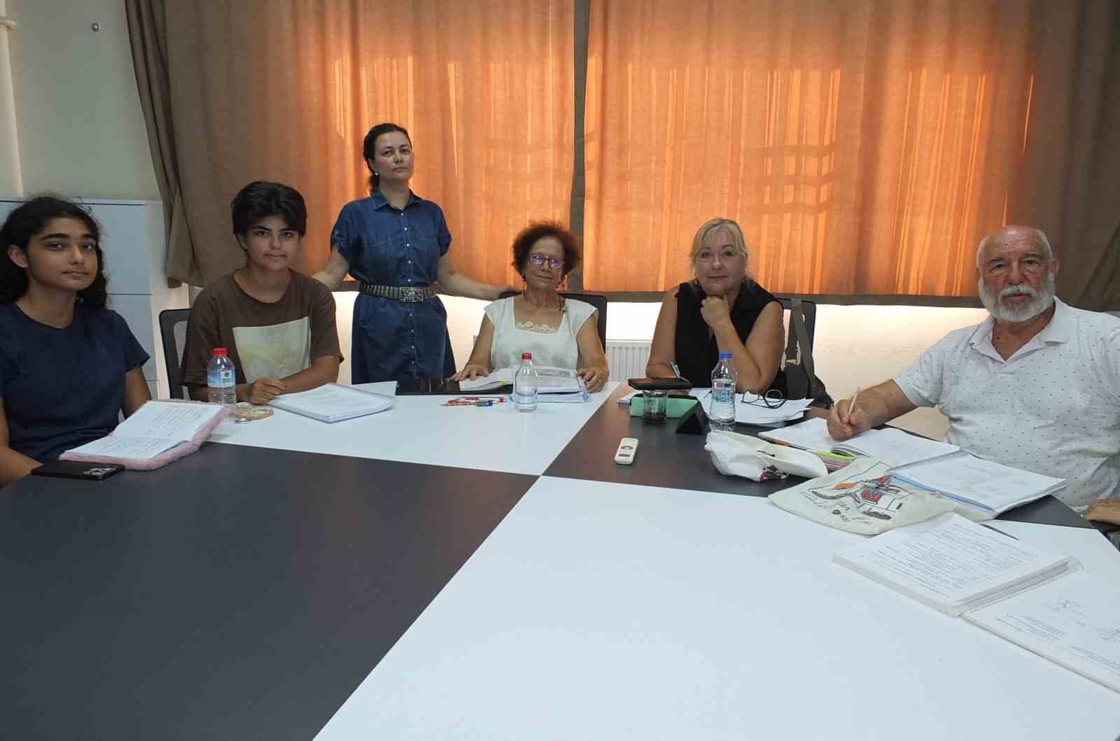 Burhaniye'de Yunanca Eğitim Başladı