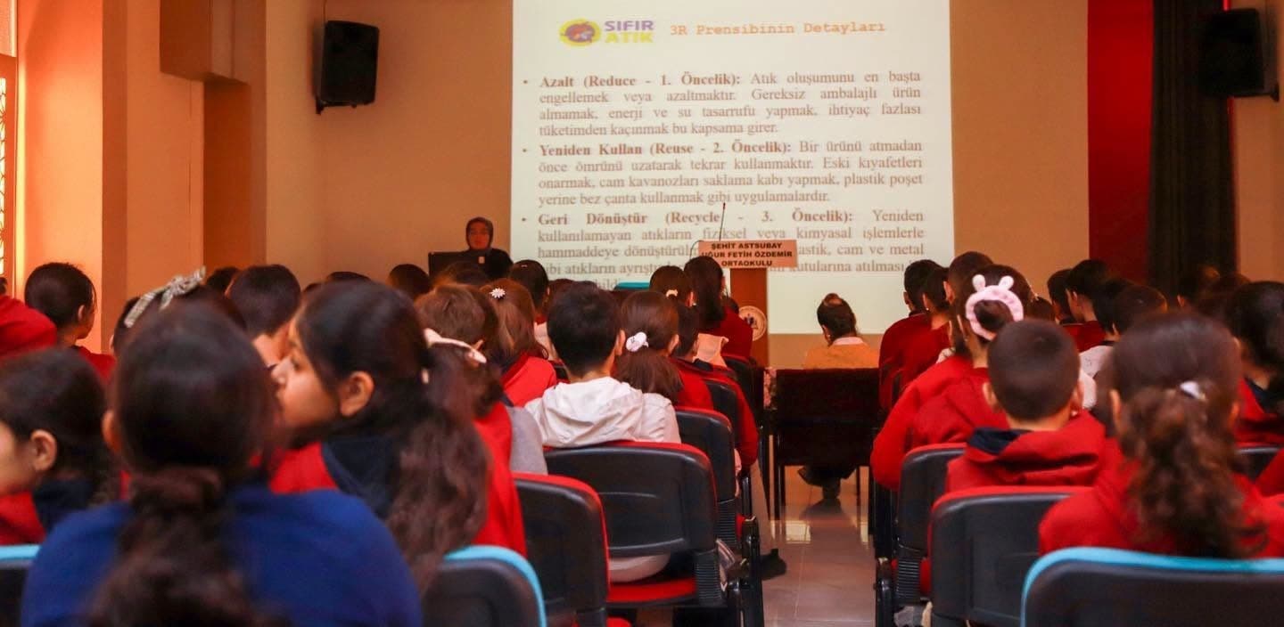 Erzincan'da Öğrencilere Sıfır Atık ve Çevre Farkındalığı Eğitimi Verildi