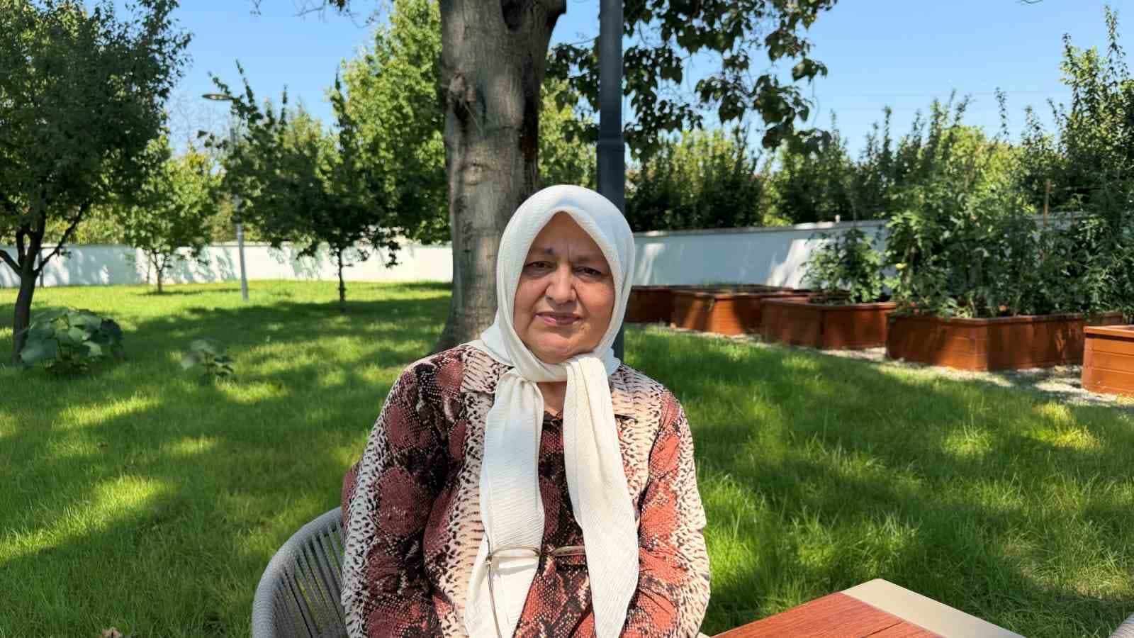 30 Yıl Sonra Kaybettiği Arkadaşını Bu Merkezde Buldu