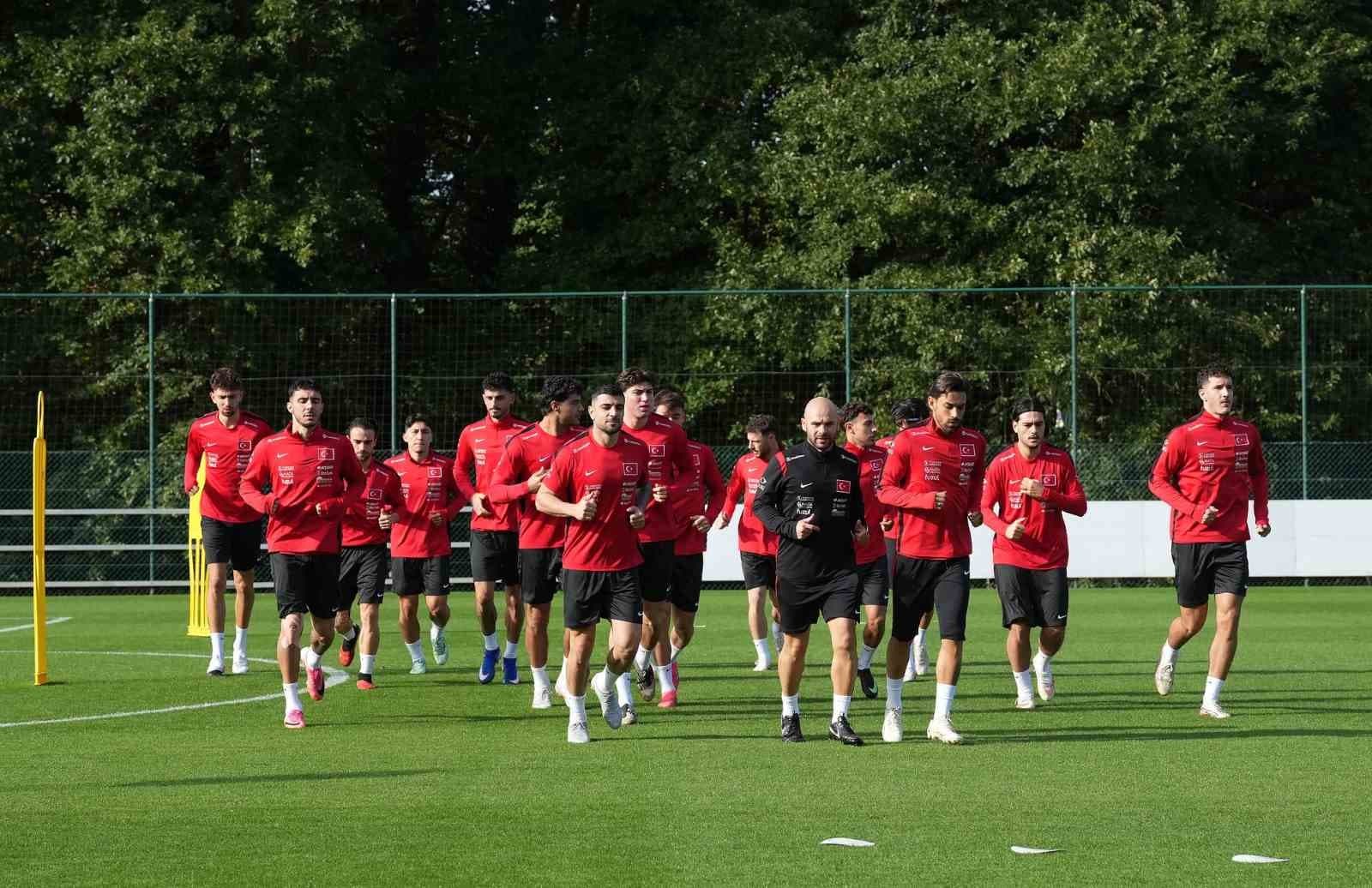A Milli Takım, İtalya Maçı Hazırlıklarını Belçika'da Başlattı