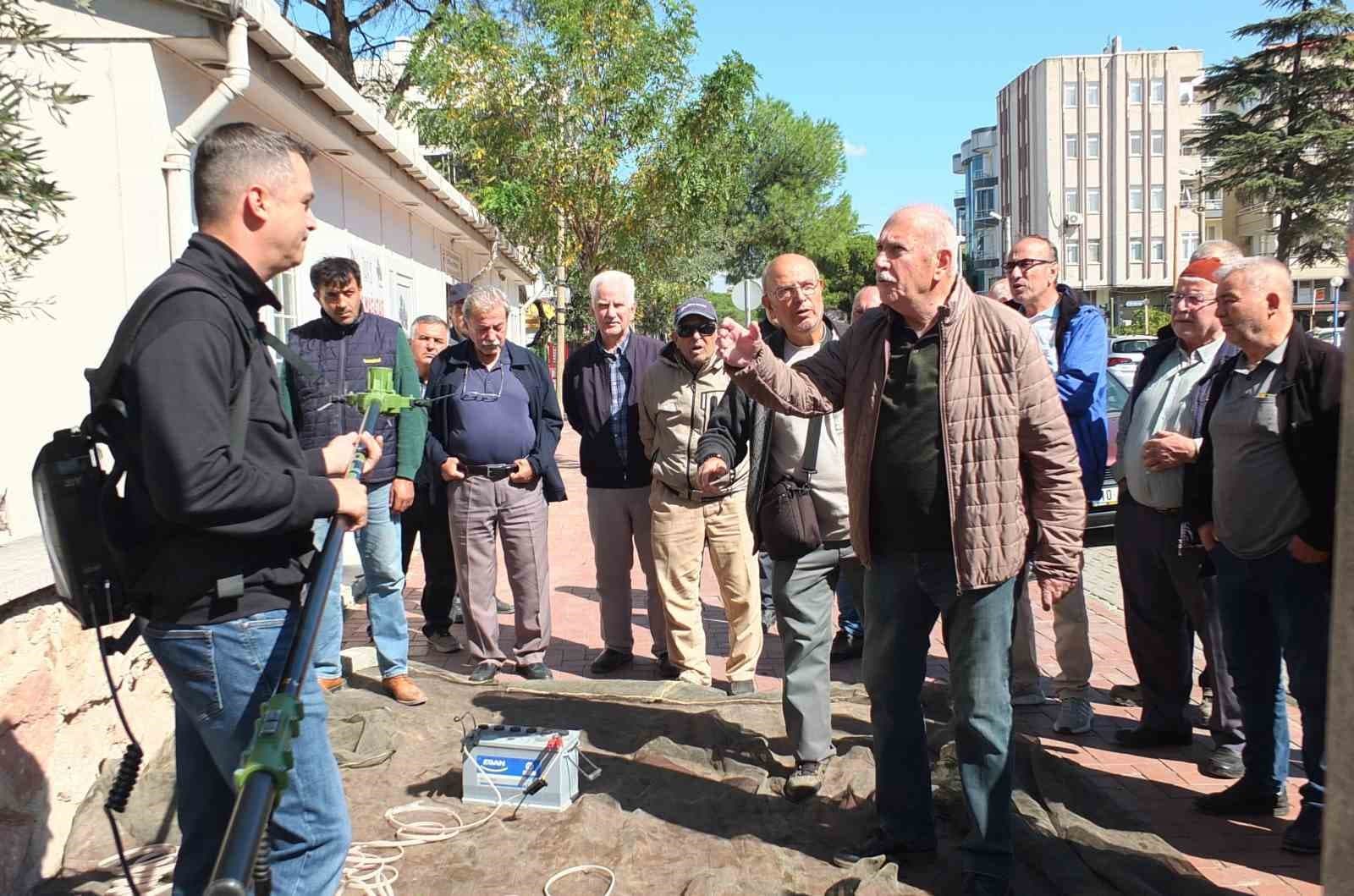 Balıkesir'de Zeytin Hasadında Mekanizasyon Vurgusu Yapılıyor