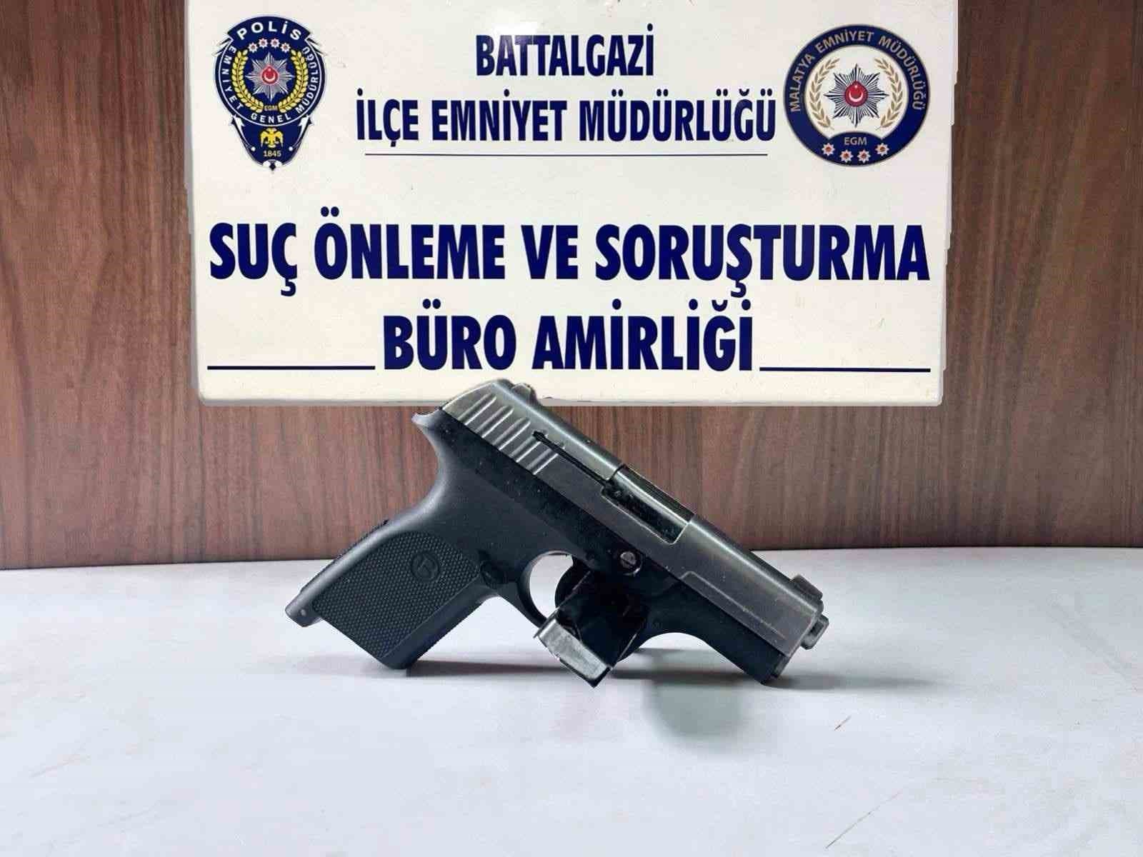 Malatya'da Huzur Operasyonları: 39 Şahıs Yakalandı, Yüzlerce Madde Ele Geçirildi