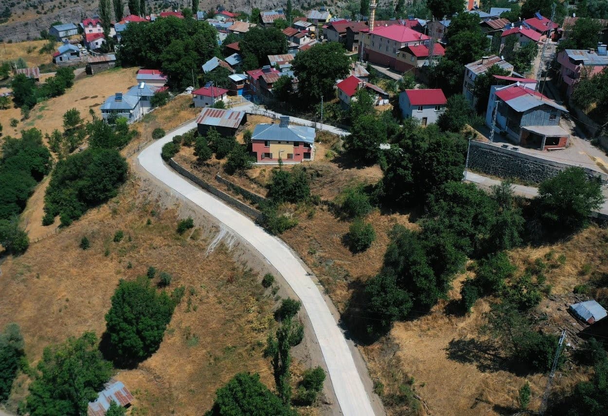 Ordu Kırsalında Ulaşım Altyapısı İyileştiriliyor: Beton Yol Uygulamaları Devam Ediyor