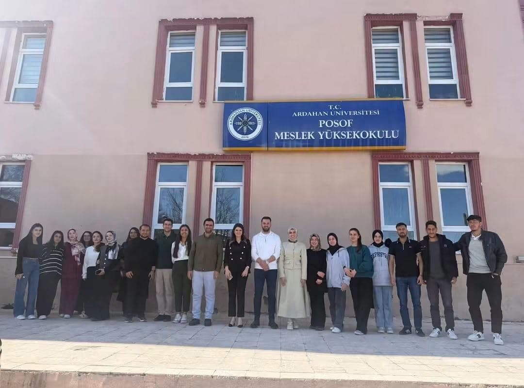 Posof Meslek Yüksekokulu'nda Barınma Sorunları Nedeniyle Öğretim Durdu, 154 Öğrenci İl Merkezi'ne Taşındı
