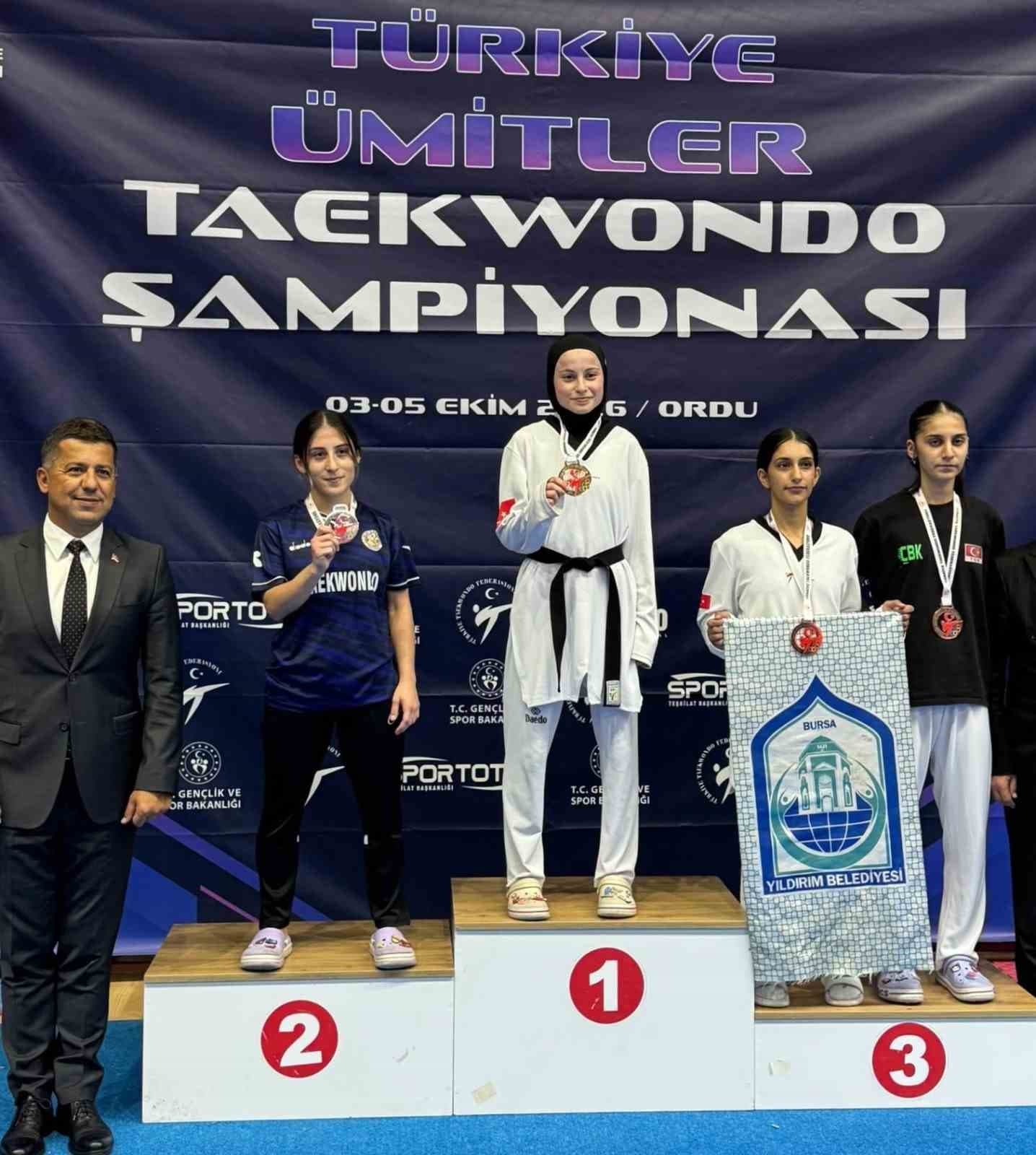 Mersinli Taekwondocu Ayşe Orhan Türkiye İkincisi Oldu