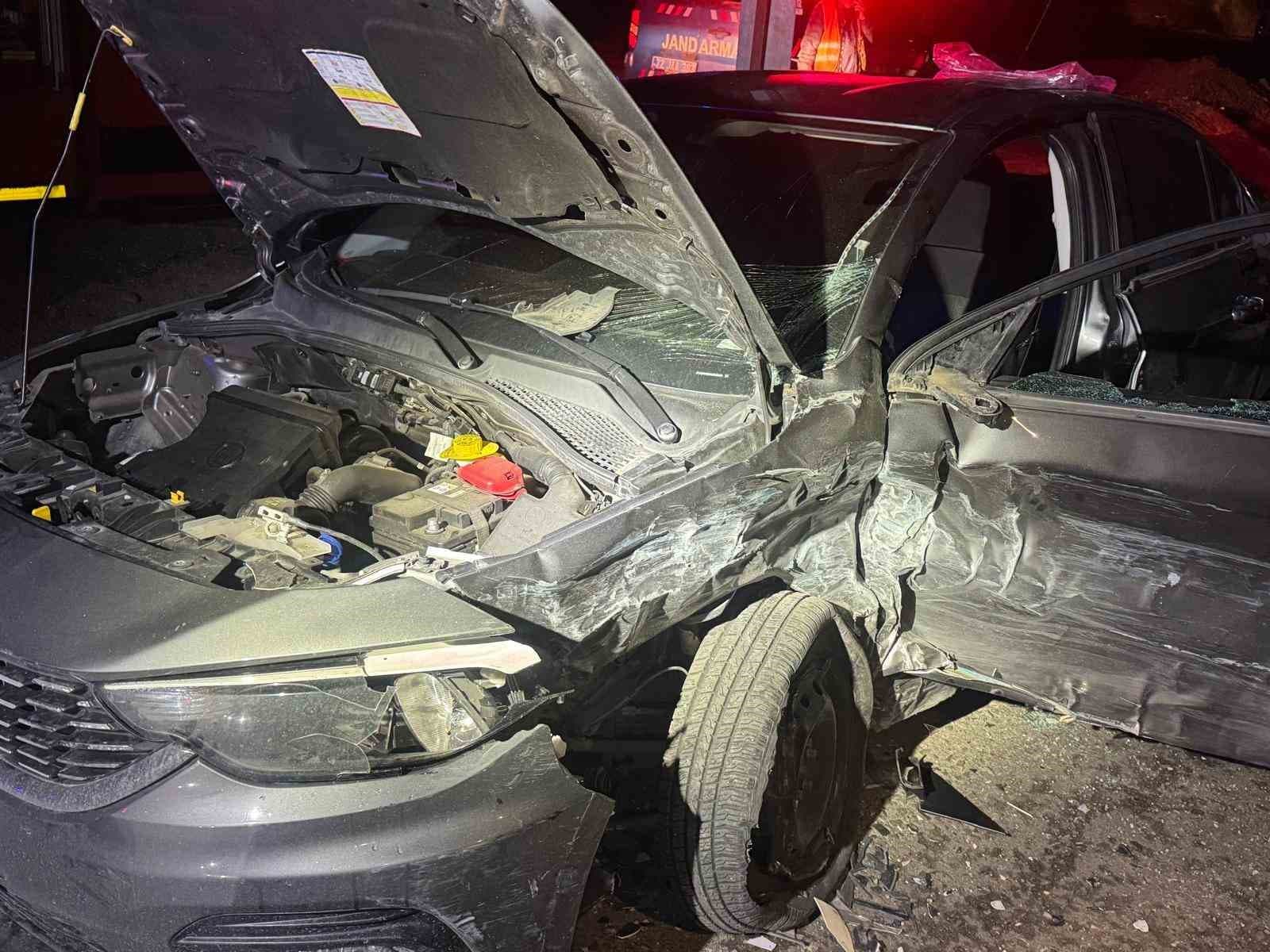 Batman'de Kontrolden Çıkan Otomobilin Şarampole Yuvarlanması Sonrası Sürücü Kurtarıldı