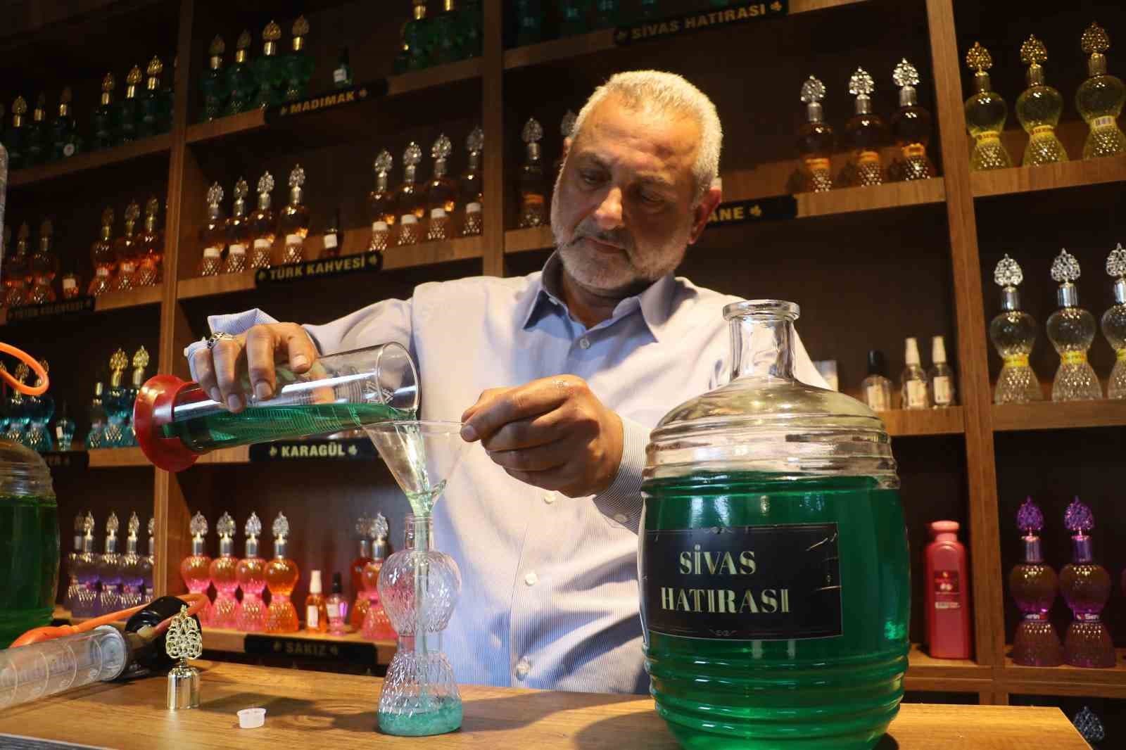 35 Yıllık Kolonya Ustası Sivas'ın Tarihi Kokusunu Üretti
