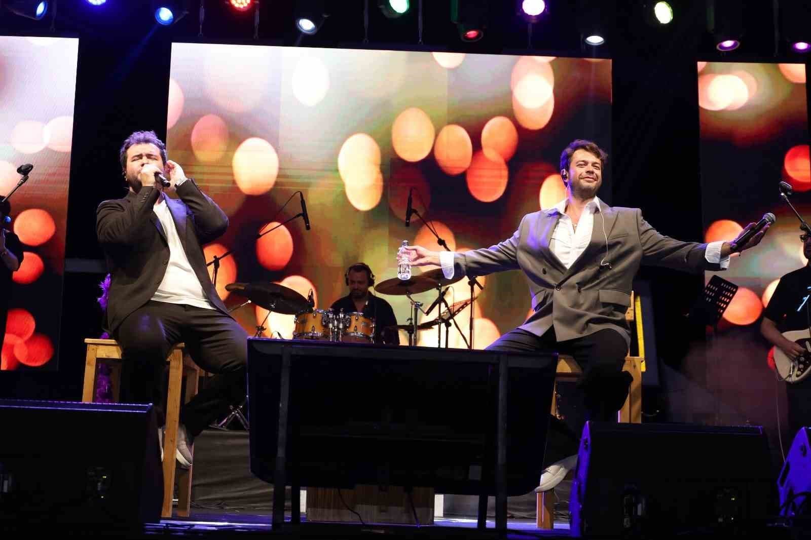 Geyikkoşan Yaz Konserleri Açılış Gecesi: Safa Sarı ve Atakan Çelik Sahne Aldı