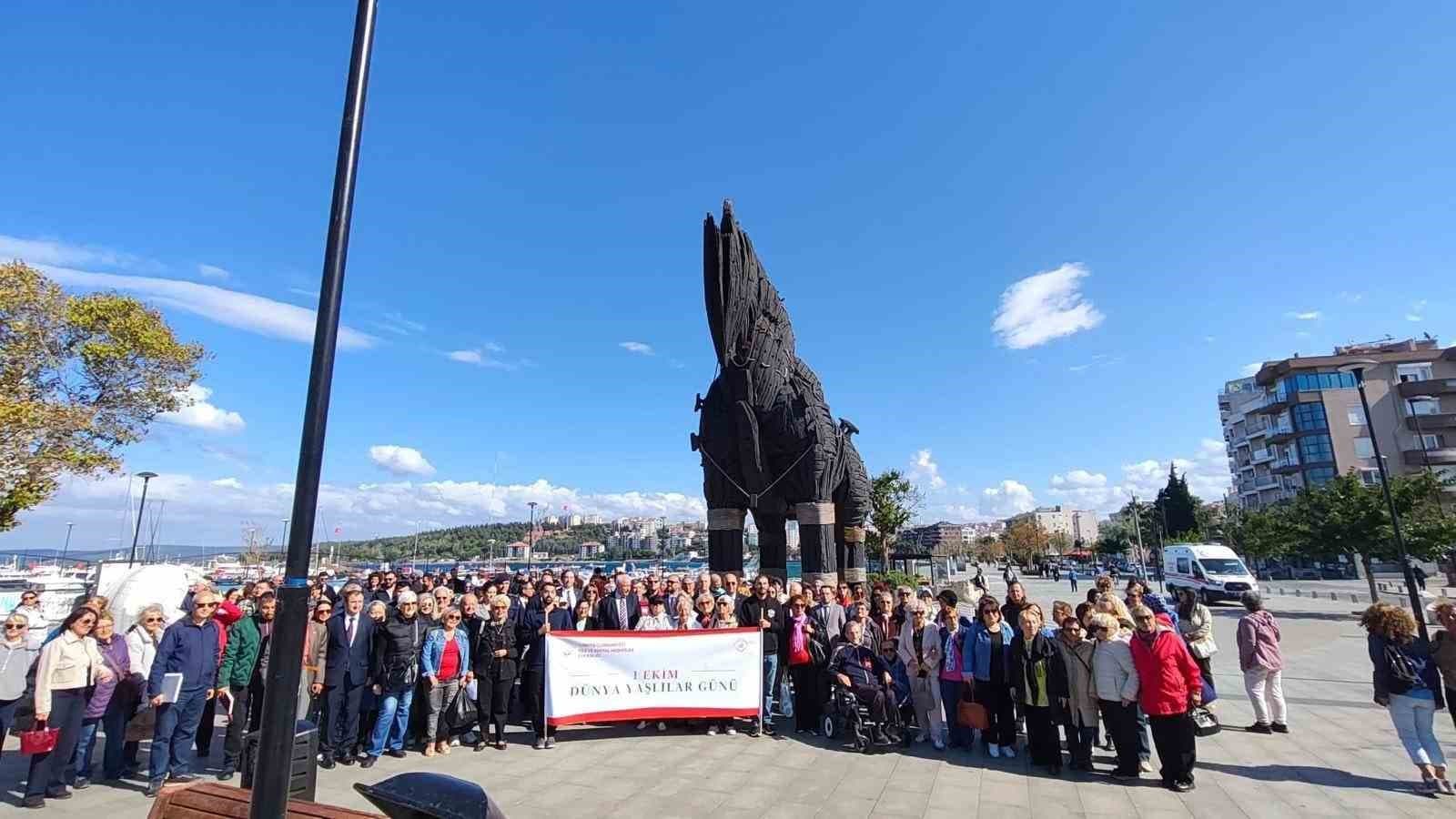 Çanakkale'de 1 Ekim Dünya Yaşlılar Günü Yürüyüşle Anıldı