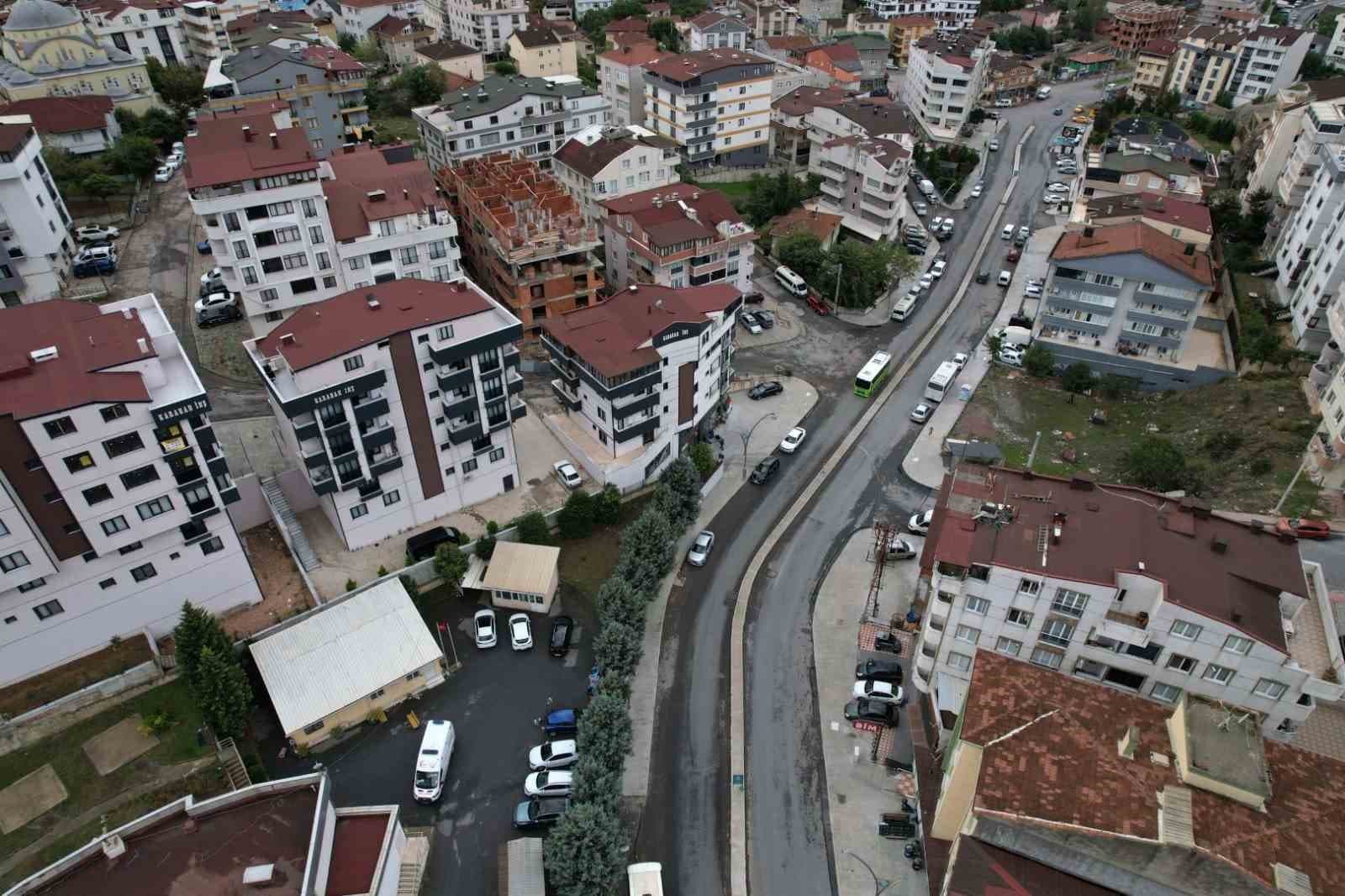 Çayırova'da Uğur Mumcu Caddesi'ne 170 Milyon Liralık Kapsamlı Yenileme Yapıldı