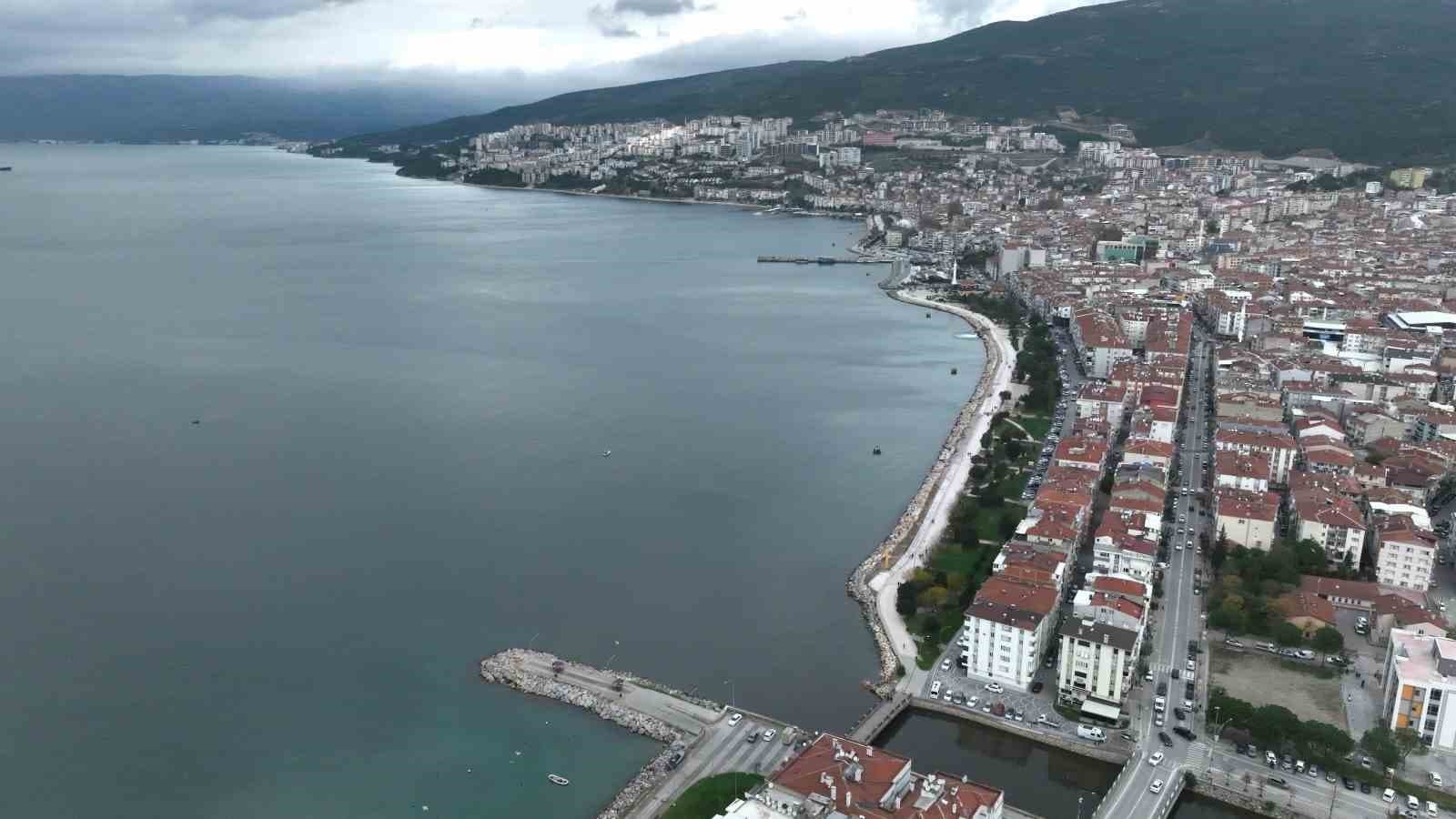 Gemlik'te 2.8 Büyüklüğünde Deprem Yaşandı: Uzmanlar Aktivitenin Devam Ettiğini Vurguladı