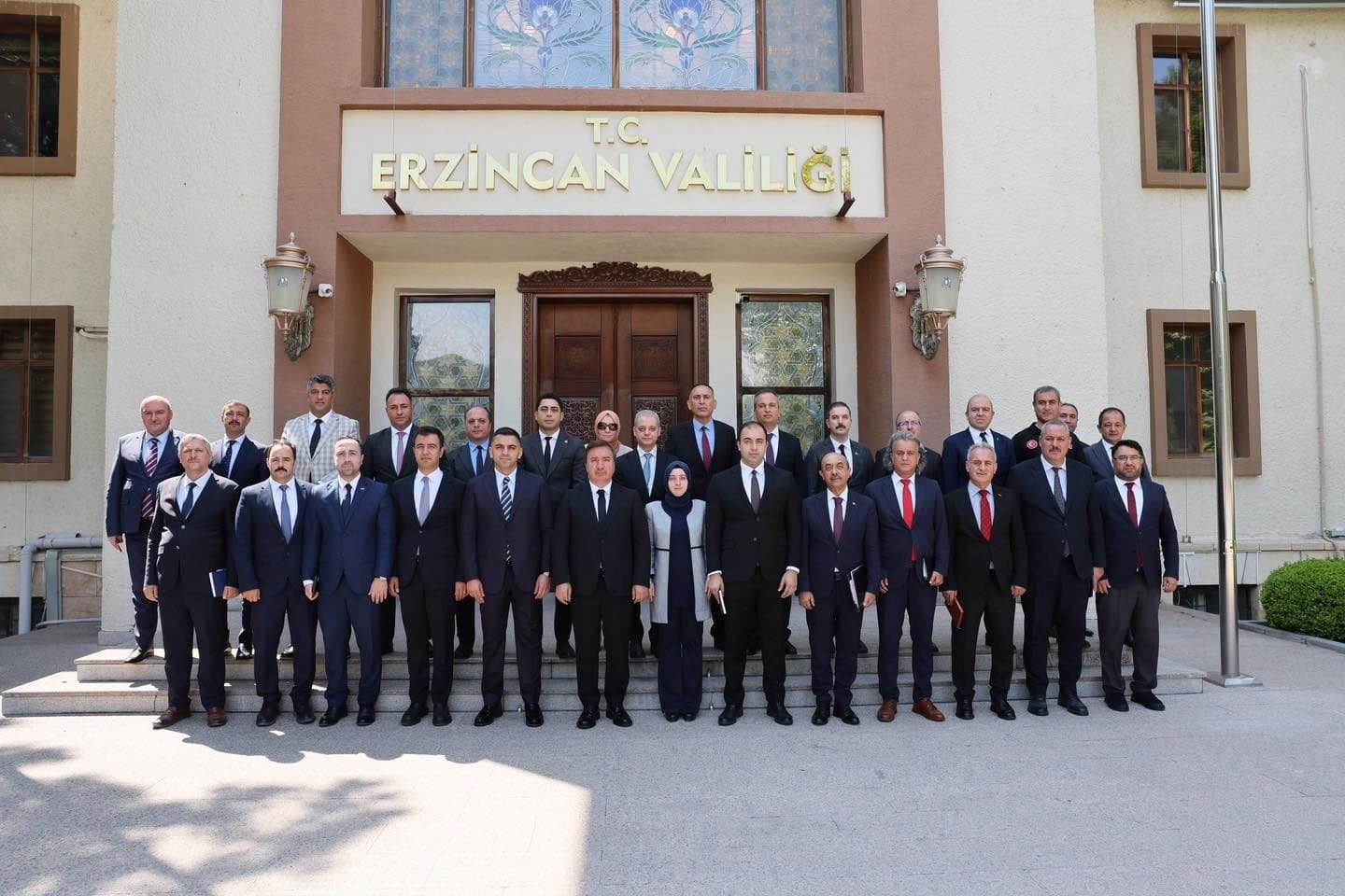 Erzincan'da Kamu Hizmetleri Stratejileri Masaya Yatırıldı: 34. Birim Amirleri Toplantısı