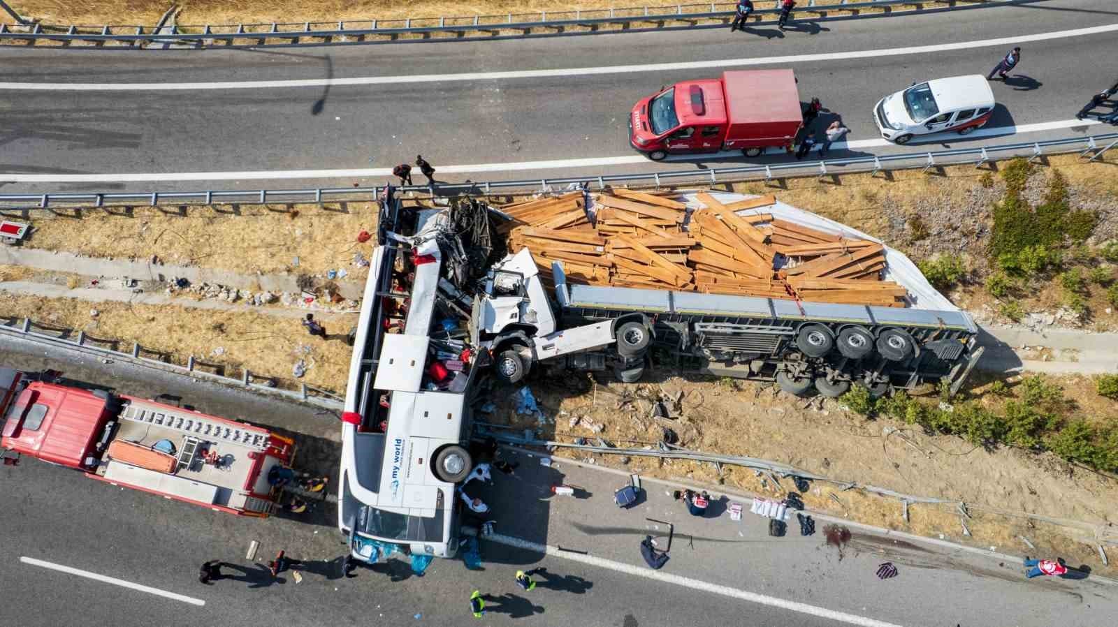 Otobüste Son Yolculuklarında Eşini Kaybeden Yaşlı Adamın Kazası