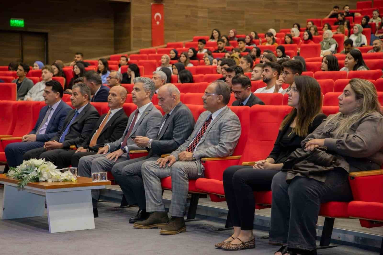EBYÜ'de Yeni Kayıt Yapan Öğrenciler İçin Kapsamlı Oryantasyon Programı Yapıldı