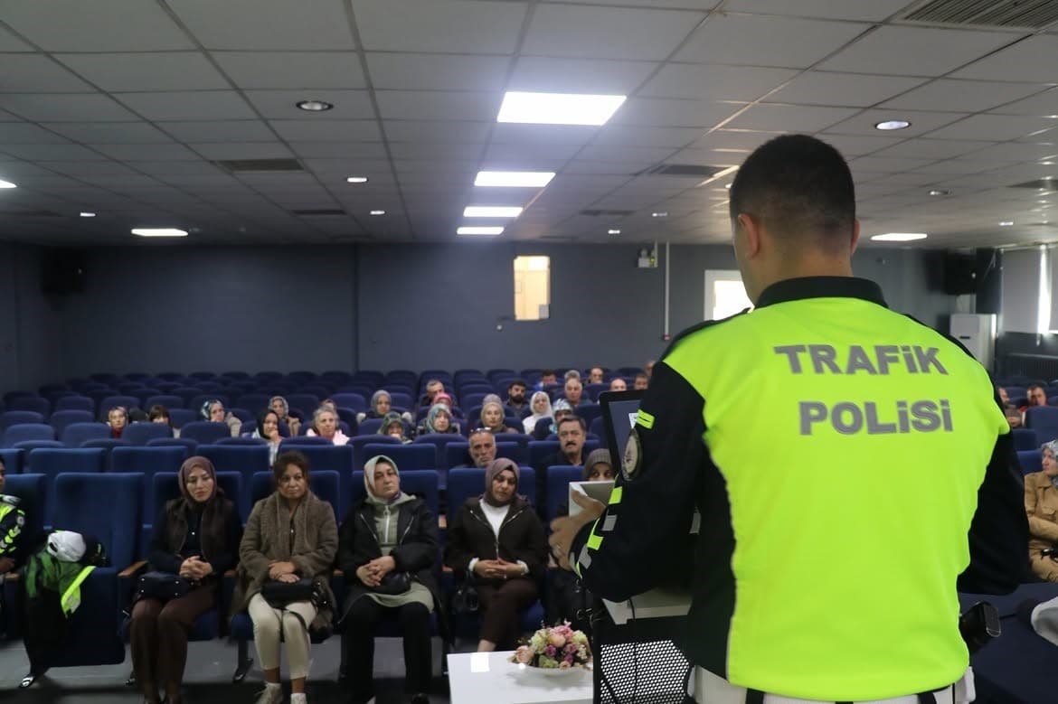 Bilecik Bozüyük'te Servis Şoförleri ve Rehber Personeli İçin Kapsamlı Eğitim Yapıldı