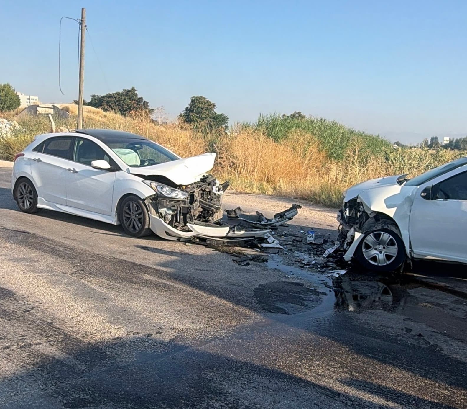 Eskişehir'de İki Otomobilin Kafa Kafaya Çarpışması Kazalara Yol Açtı