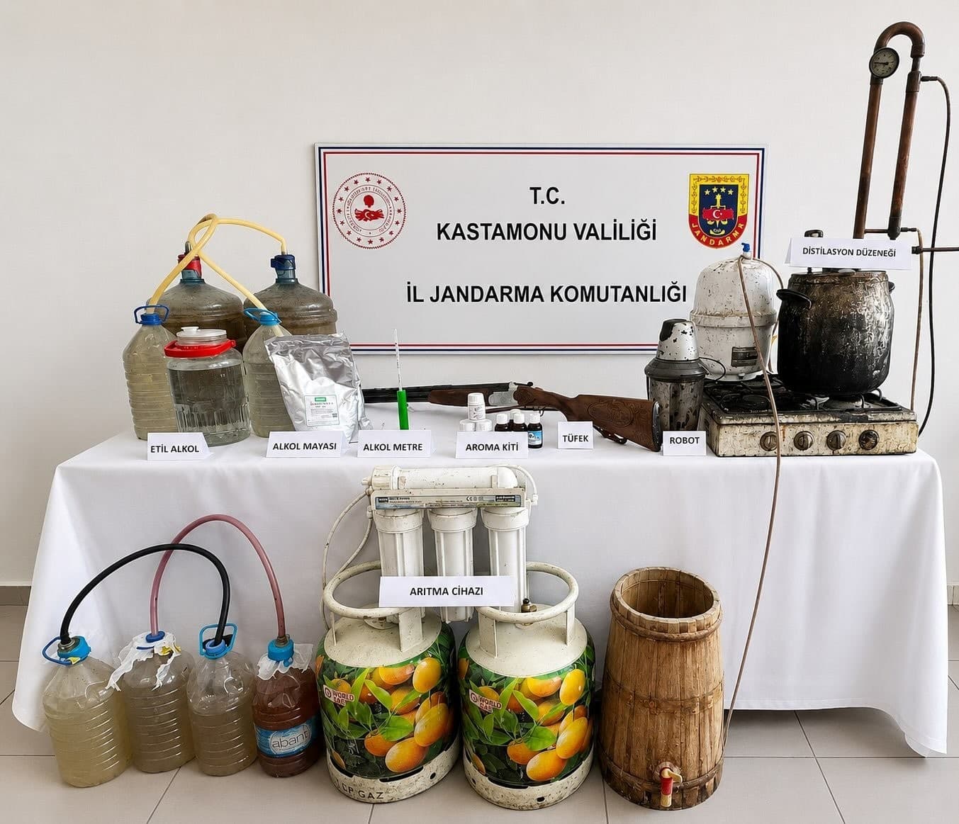 Kaçak İçki Üretimi Operasyonu: Kastamonu'da Çok Sayıda Malzeme Ele Geçirildi