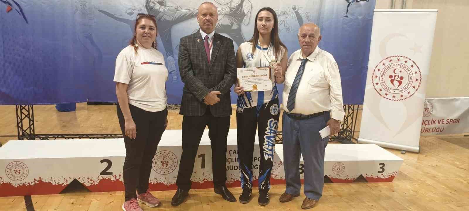 Kütahya Sporcusu Elif Kaya, Ulusal Şampiyonlukla Milli Takım Kadrosuna Seçildi