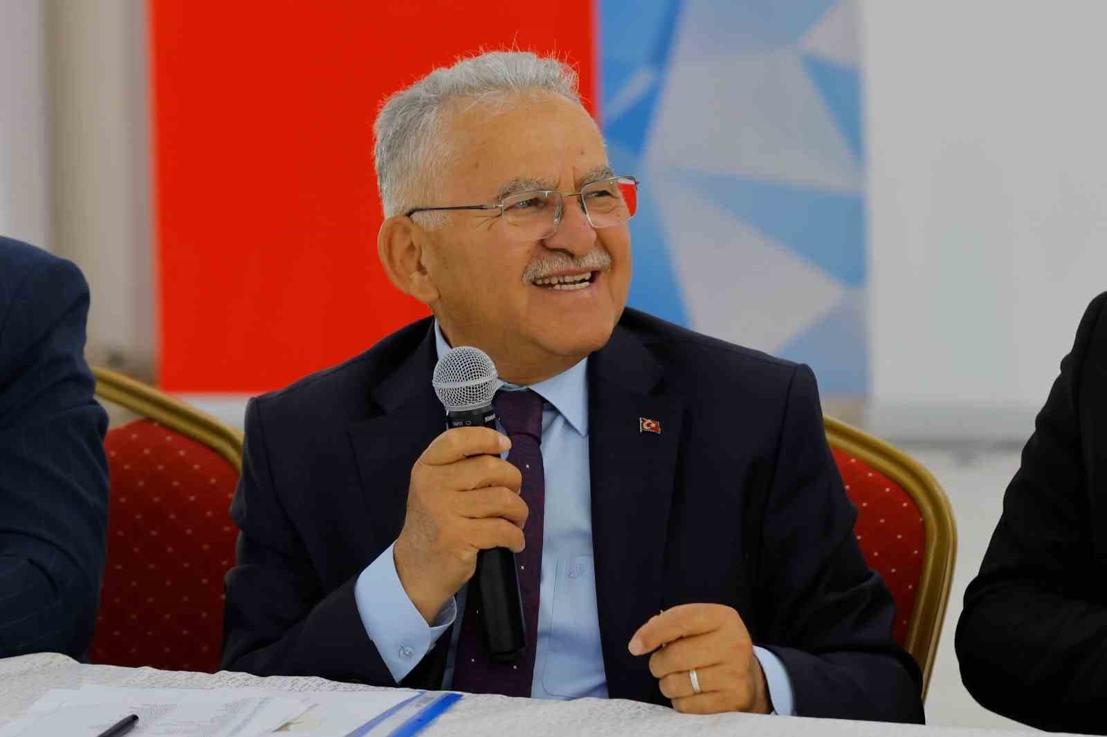 Başkan Büyükkılıç Develi'de Saha Çalışması Yaptı: Muhtarlarla Görüşme ve Kütüphane İncelemesi