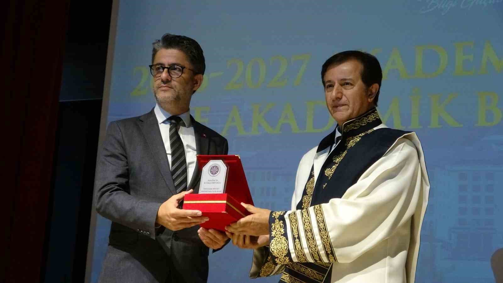 Ardahan Üniversitesi 2025-2026 Akademik Yılı Açılış Töreni Gerçekleştirildi