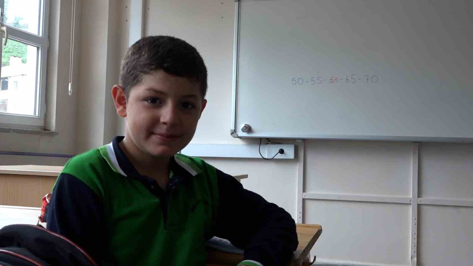 Lösemiyle Mücadele Eden Egemen Berk Okul Hayatına Döndü
