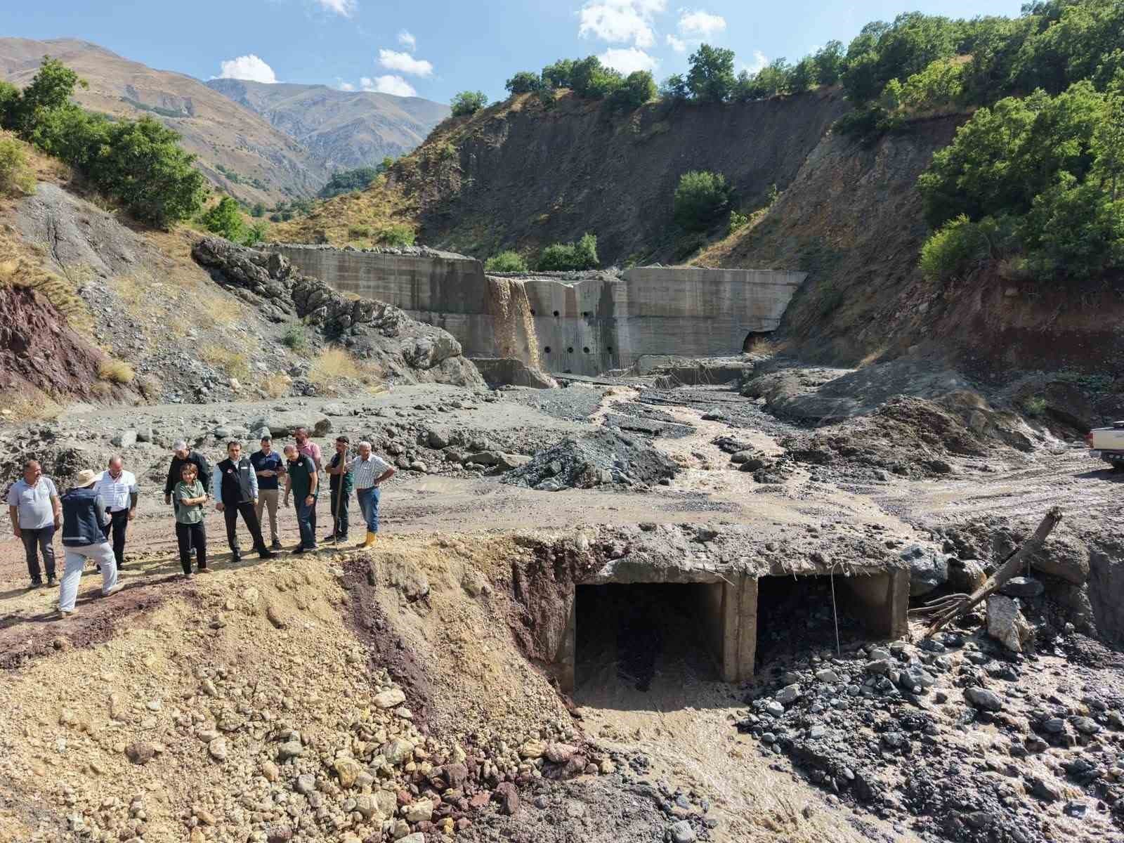 Tunceli'de Yağışların Etkisi: Köy Yolları Hasar Gördü