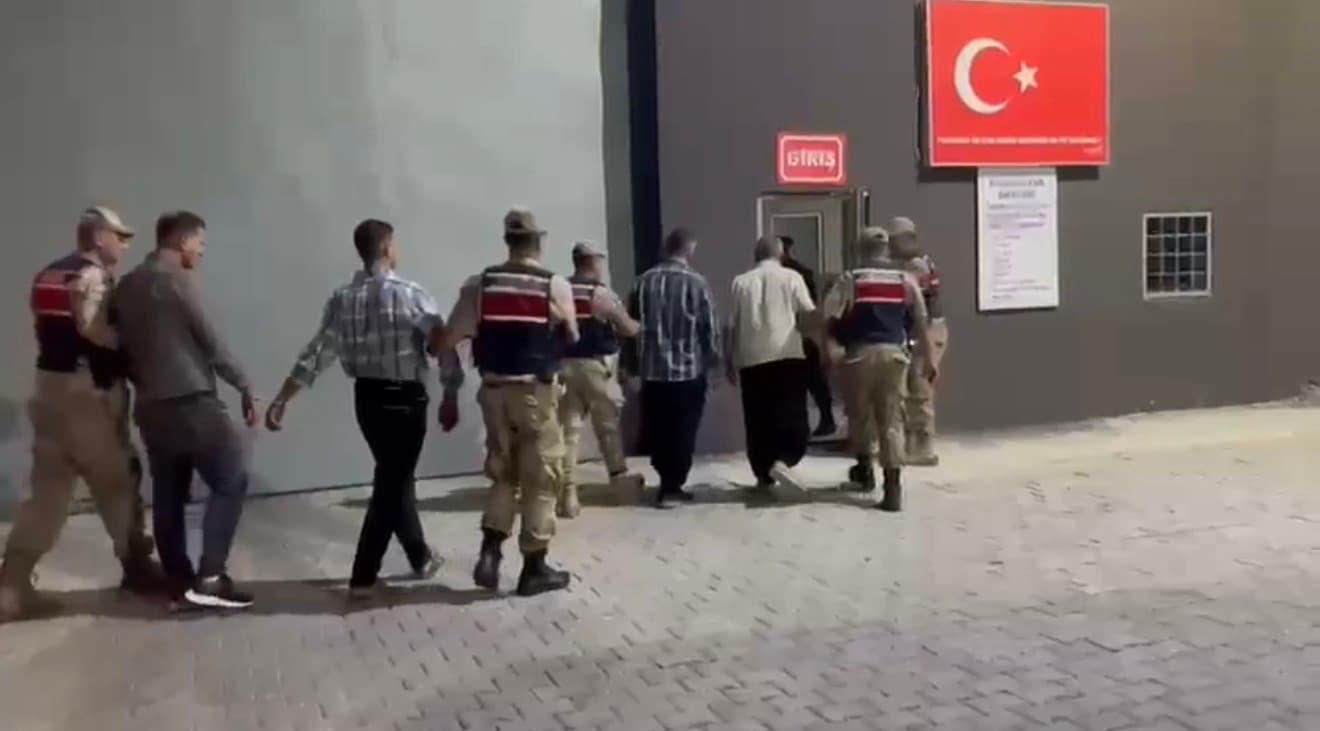 Araçla Seyir Halindeyken Çıkan Olayda Dört Şüpheli Cezaevine Götürüldü