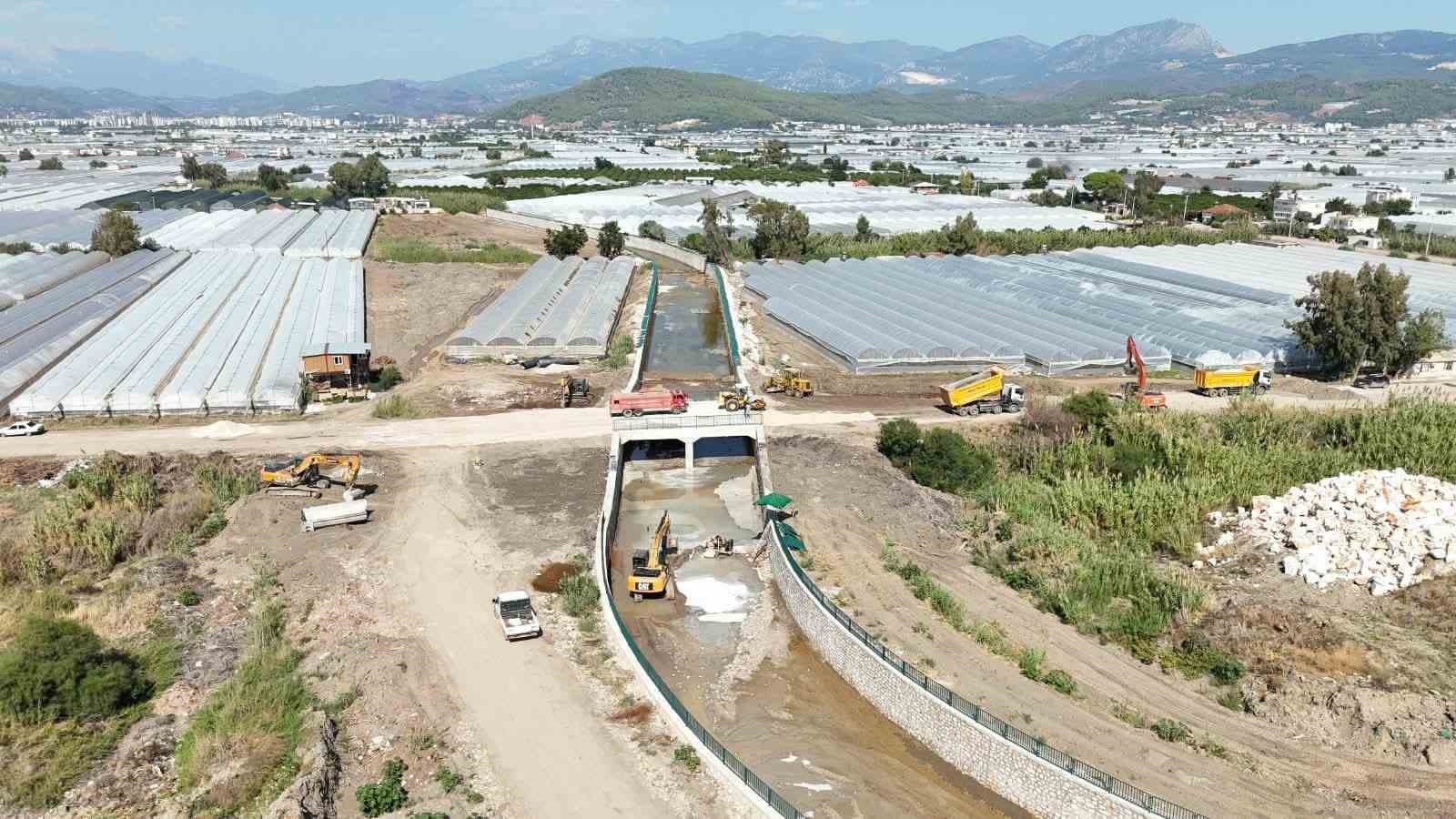 Kumluca Sel Projesi: Üleşik Deresi Çalışmaları Yüzde 20 Tamamlandı