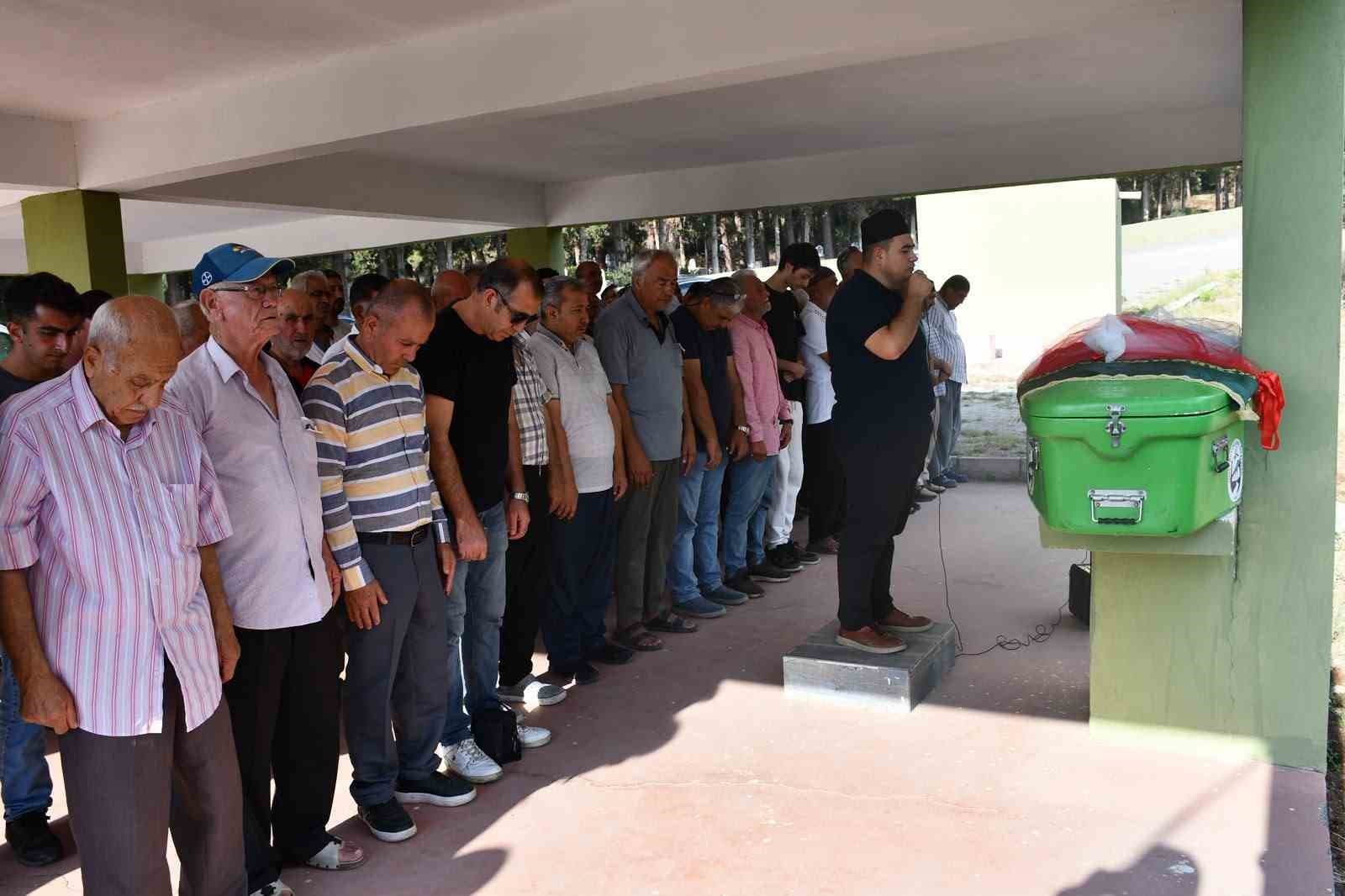 Hatay Trafik Kazasında Üç Kişi Yaşamını Yitirdi: Ecem Boşça Hayatını Kaybetti