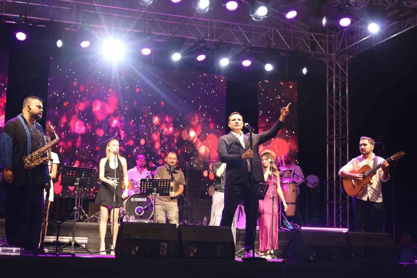 Alaçam Geyikkoşan Yaz Konserileri, Rafet El Roman ile Sona Erdi