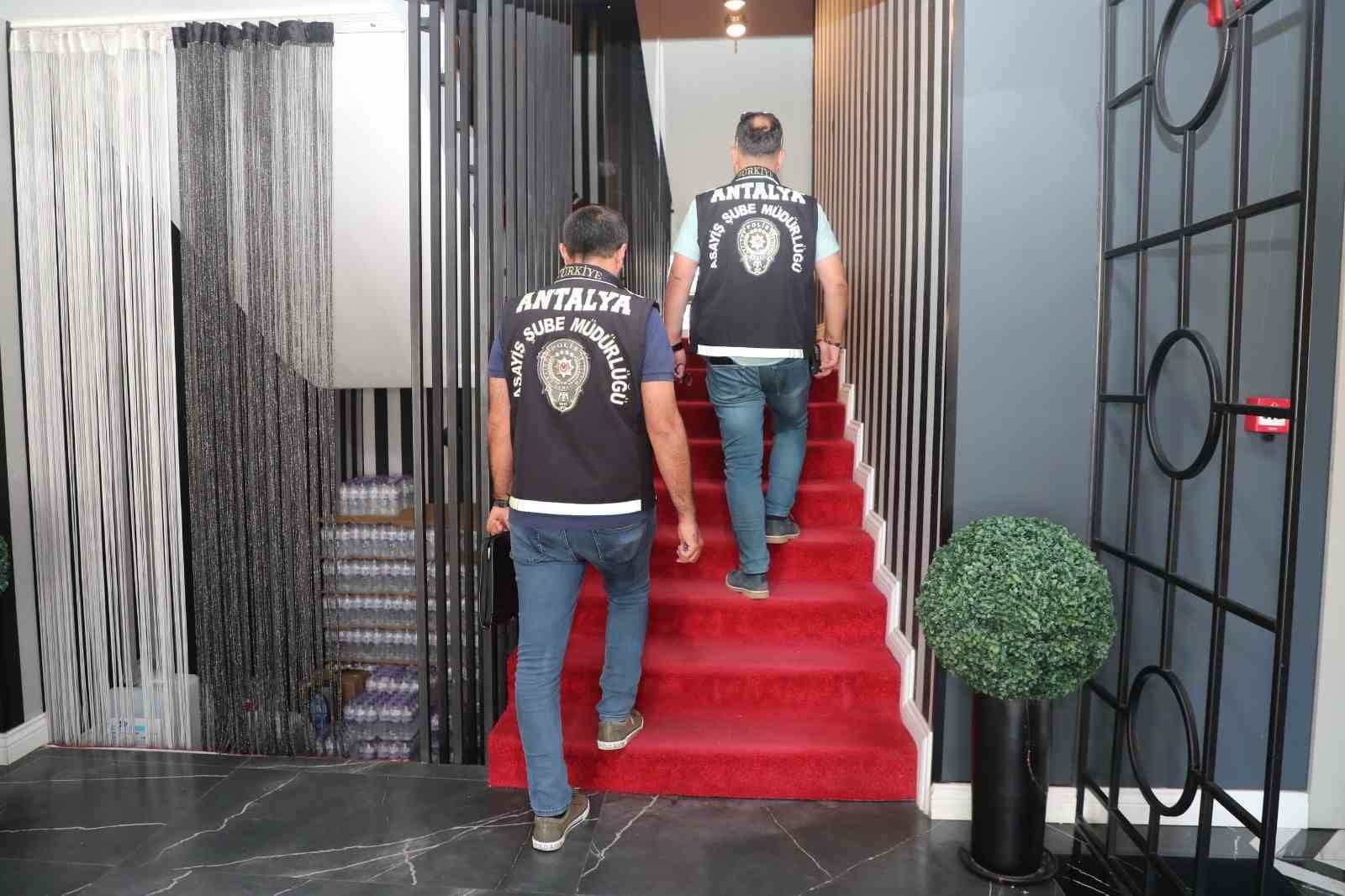 Antalya'da Günübirlik Konaklama ve Araç Kiralama İşletmeleri Denetlendi