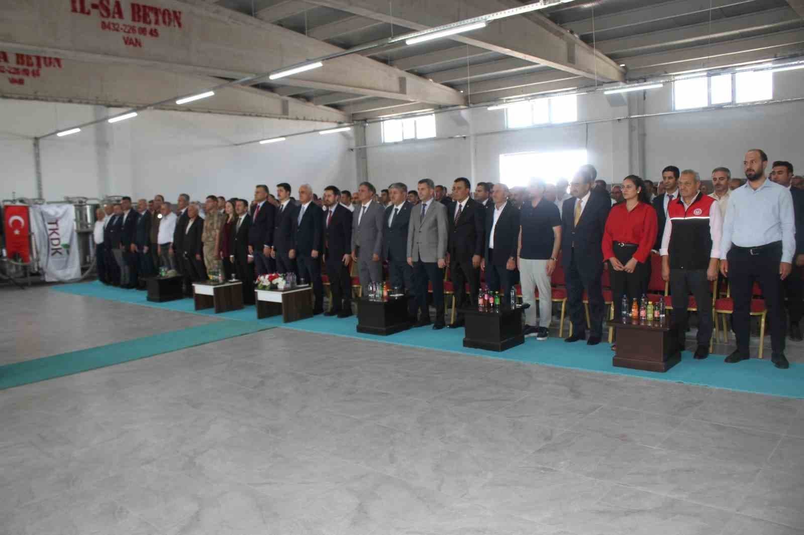 Malazgirt'te Süt Toplama Merkezi Resmi Açıldı