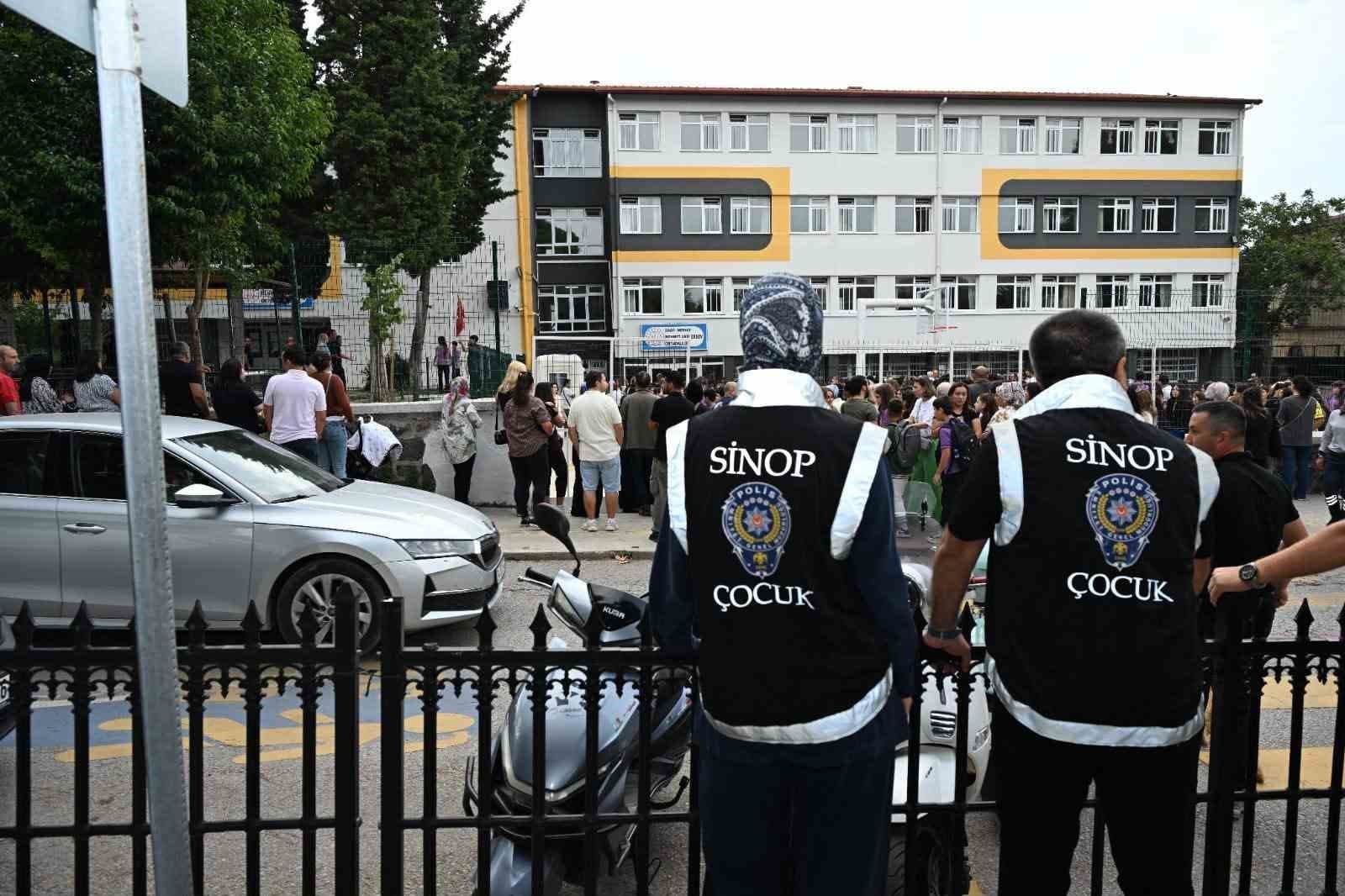 Sinop'ta Okul Servisleri ve Çevreleri İçin Yoğun Denetimler Sürüyor
