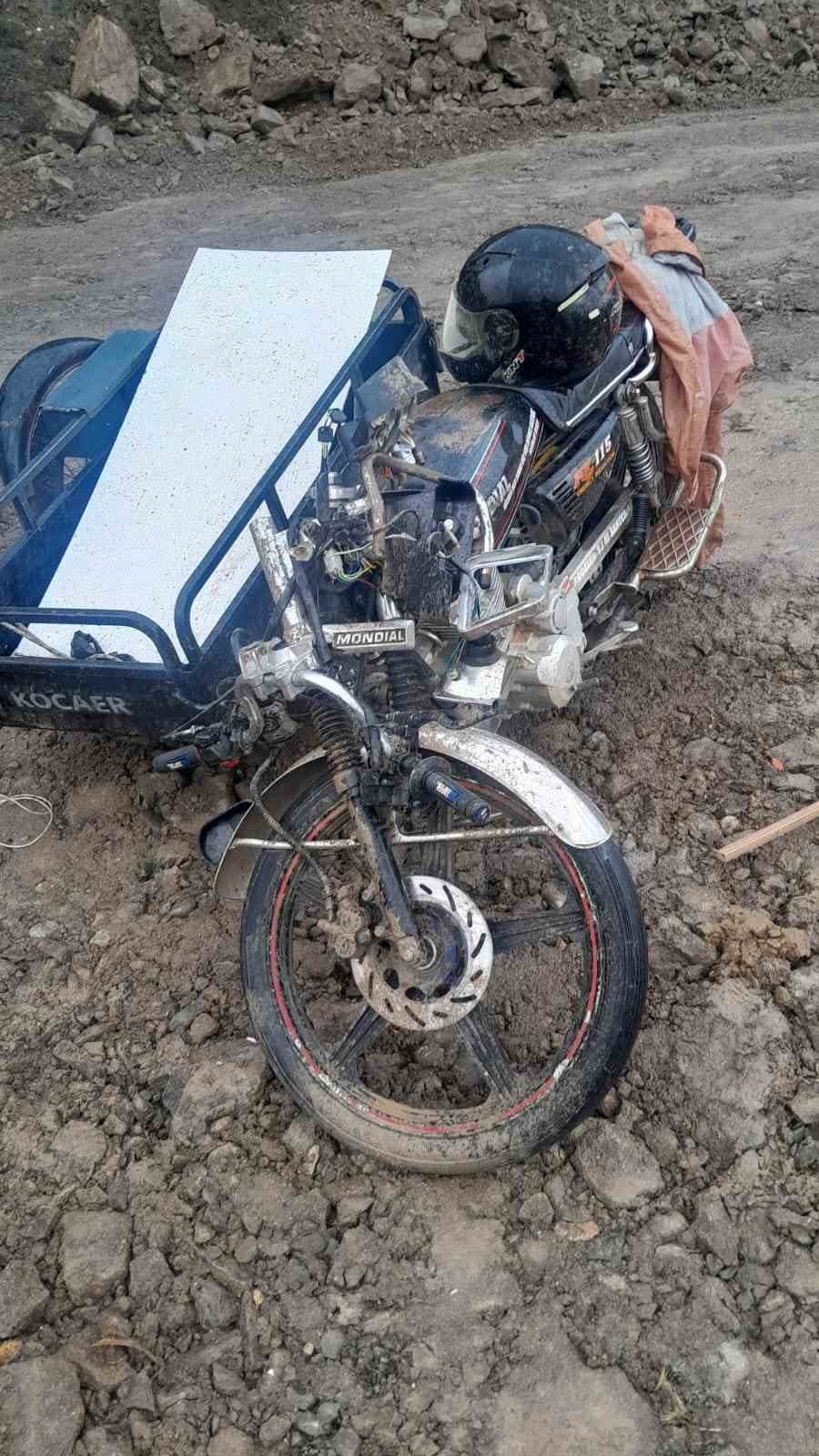 Çamardı'da Şiddetli Yağış Nedeniyle Motosiklet Kazası: İki Kişi Yaralandı