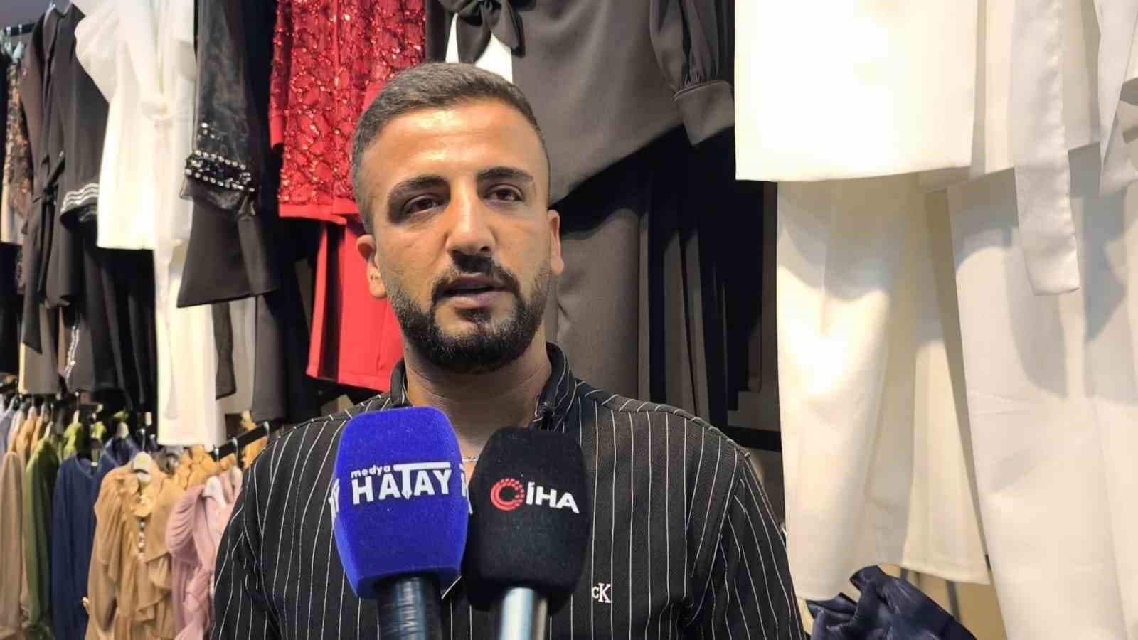 Hatay'da Giyim Mağazasında Müşteri Kılığına Giren İki Kadın 1000 TL Çaldı