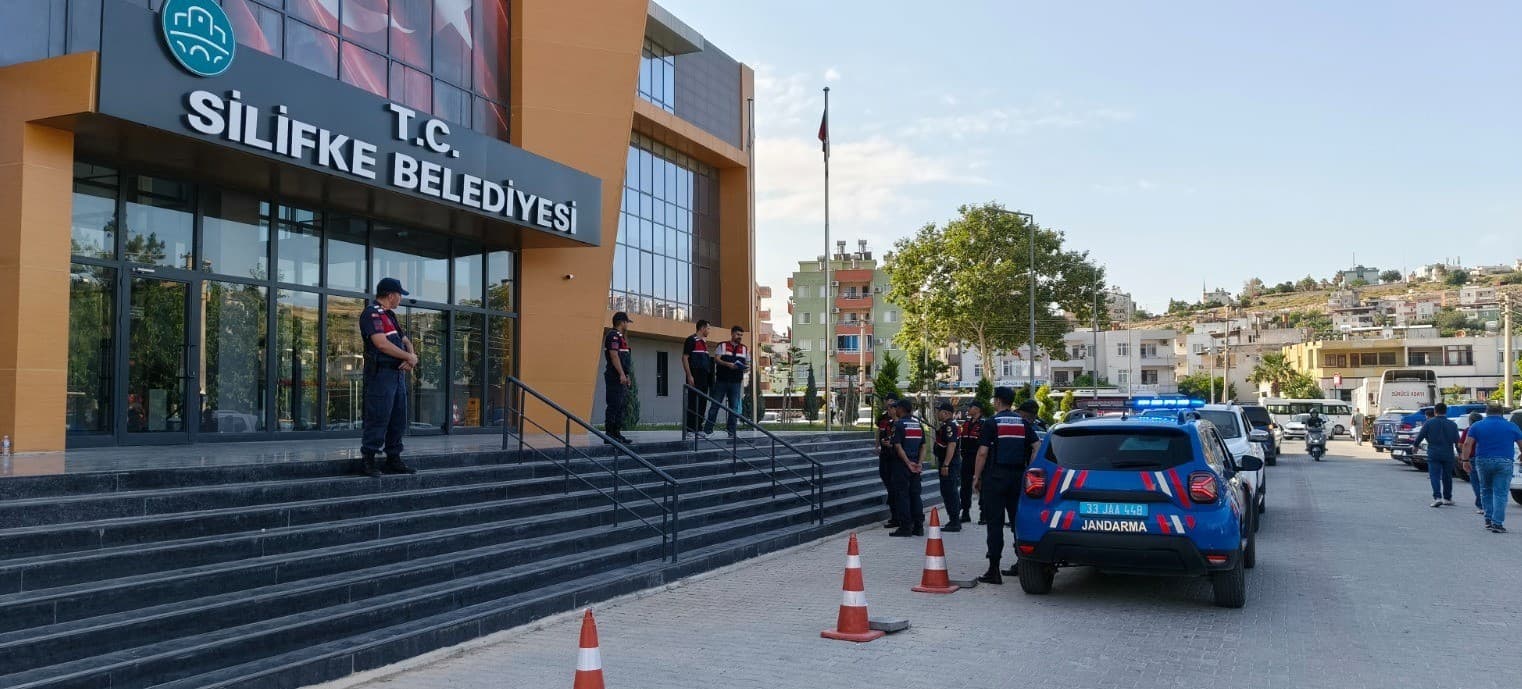 Silifke Belediyesi’nde İmar ve Ruhsat İşlemlerinde Soruşturma: Yedi Şüpheli Gözaltına Alındı