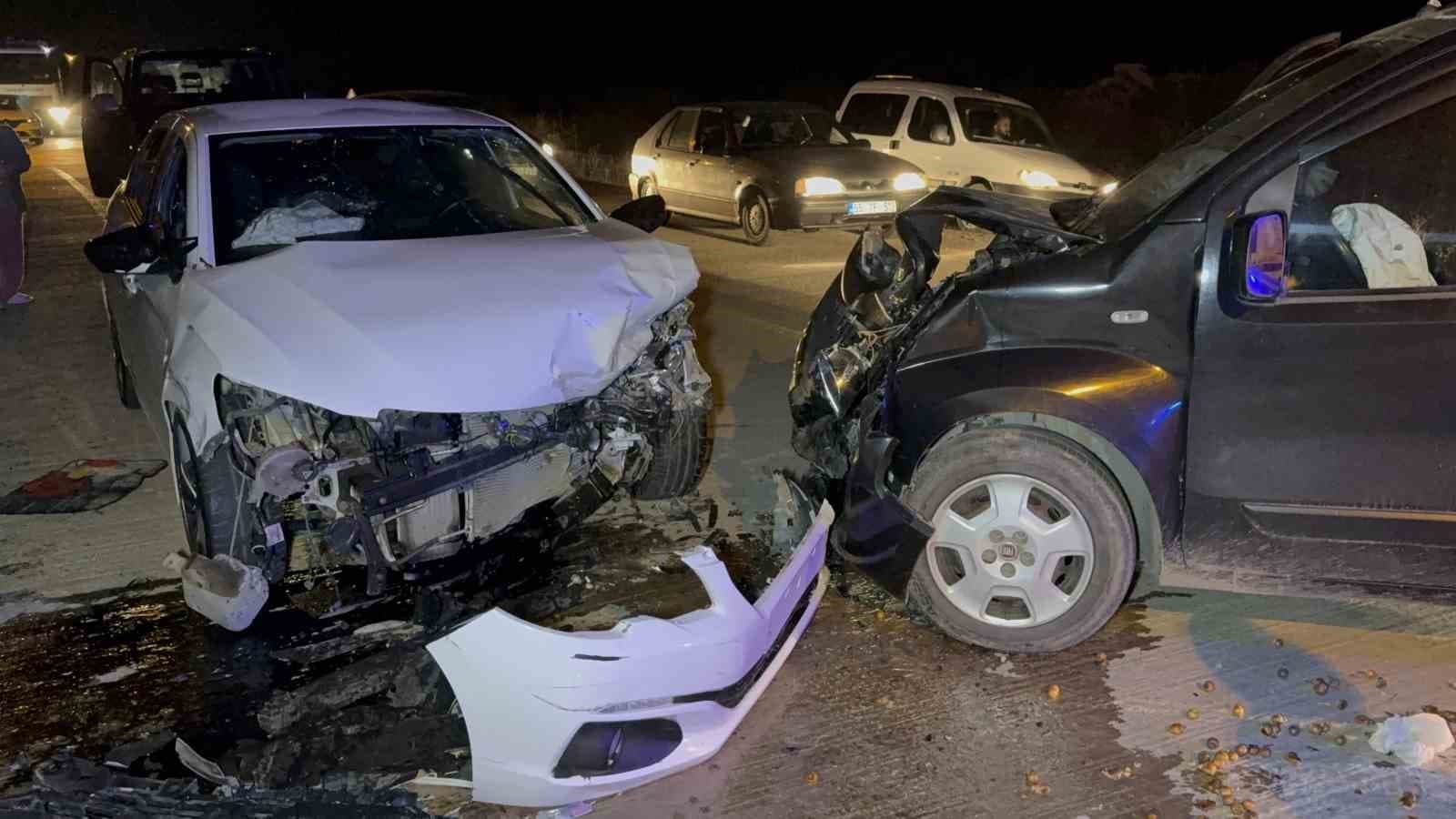 Samsun’da otomobil ile hafif ticari araç çarpıştı: 5 yaralı