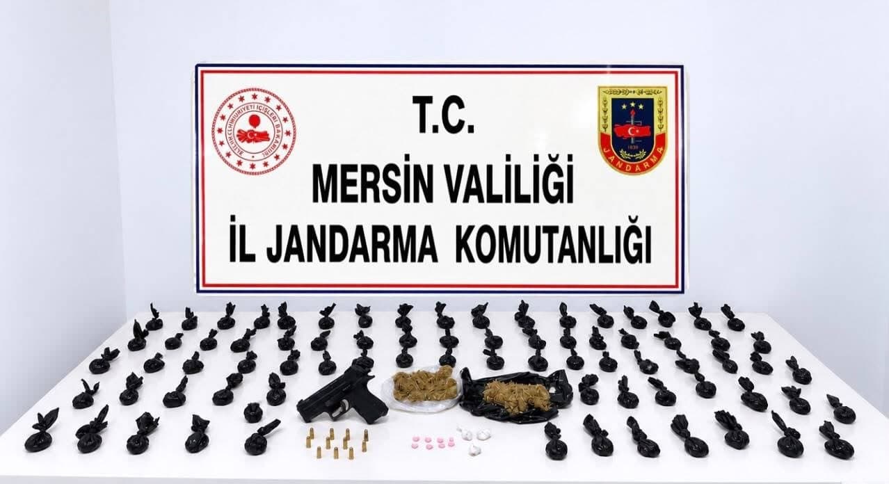 Paket Paket Satışa Hazır Uyuşturucu Ele Geçirildi
