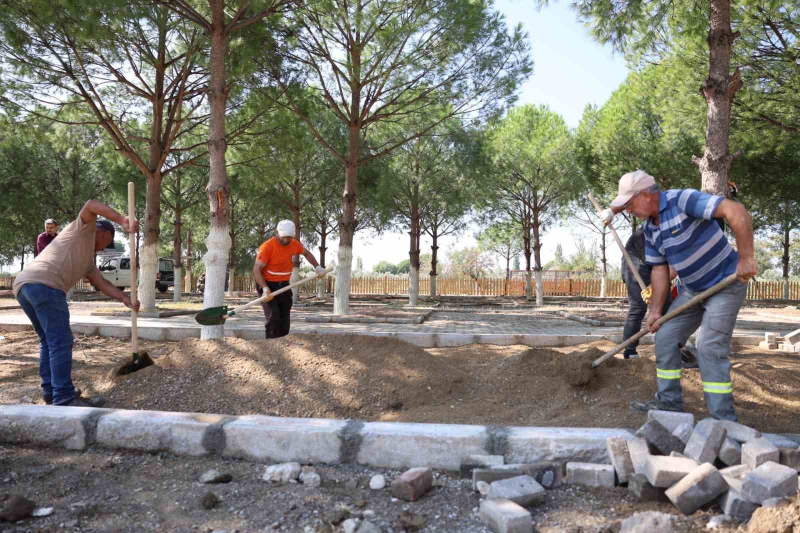 Başkan Kaya, Dereağzı'ndaki Üretici Pazarı Projesini Yerinde İnceledi
