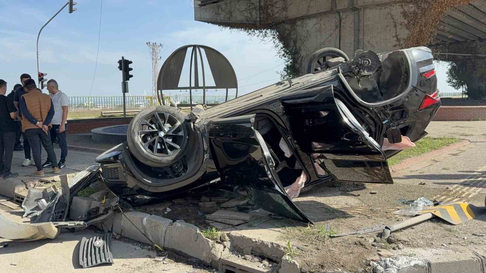 Bir Saat Önce Yüksek Fiyatlı Otoparklı Otomobile Çarpan Araç: Bir Yaralı