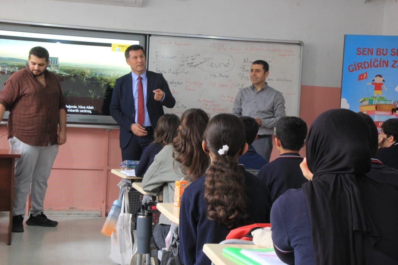 Cizre Milli Eğitim Müdürü İke, LGS Hazırlık Sürecinde Öğrencilere Sosyal Medya Kullanımı Hakkında Mesaj Verdi