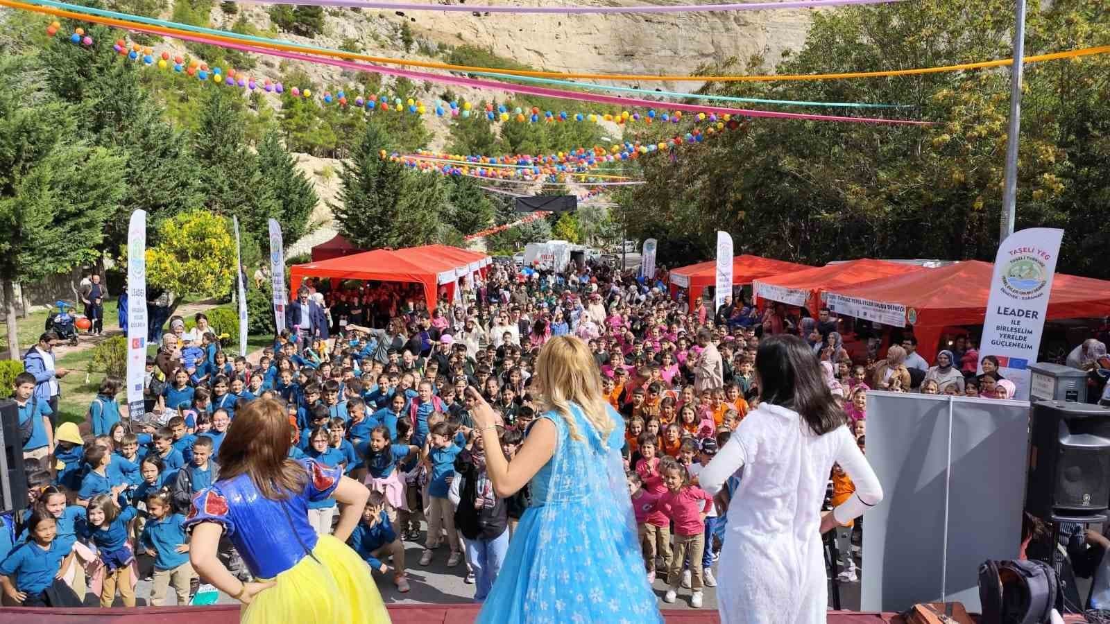 Ermenek Çocuk Şenliği'nde Bin Üç Yüz Öğrenci Eğlendi