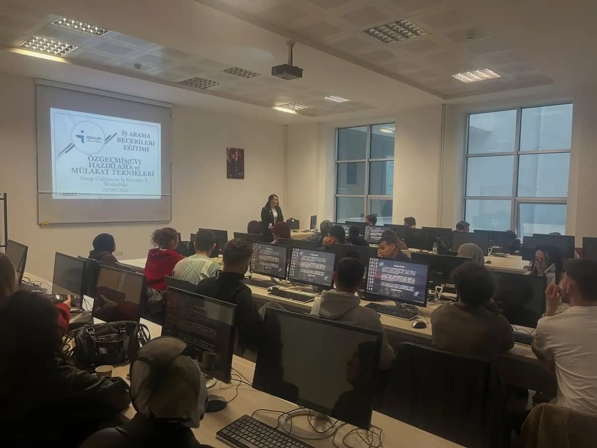 Sinop'ta Üniversite Öğrencilerine Kariyer ve İş Arama Teknikleri Eğitimi Verildi