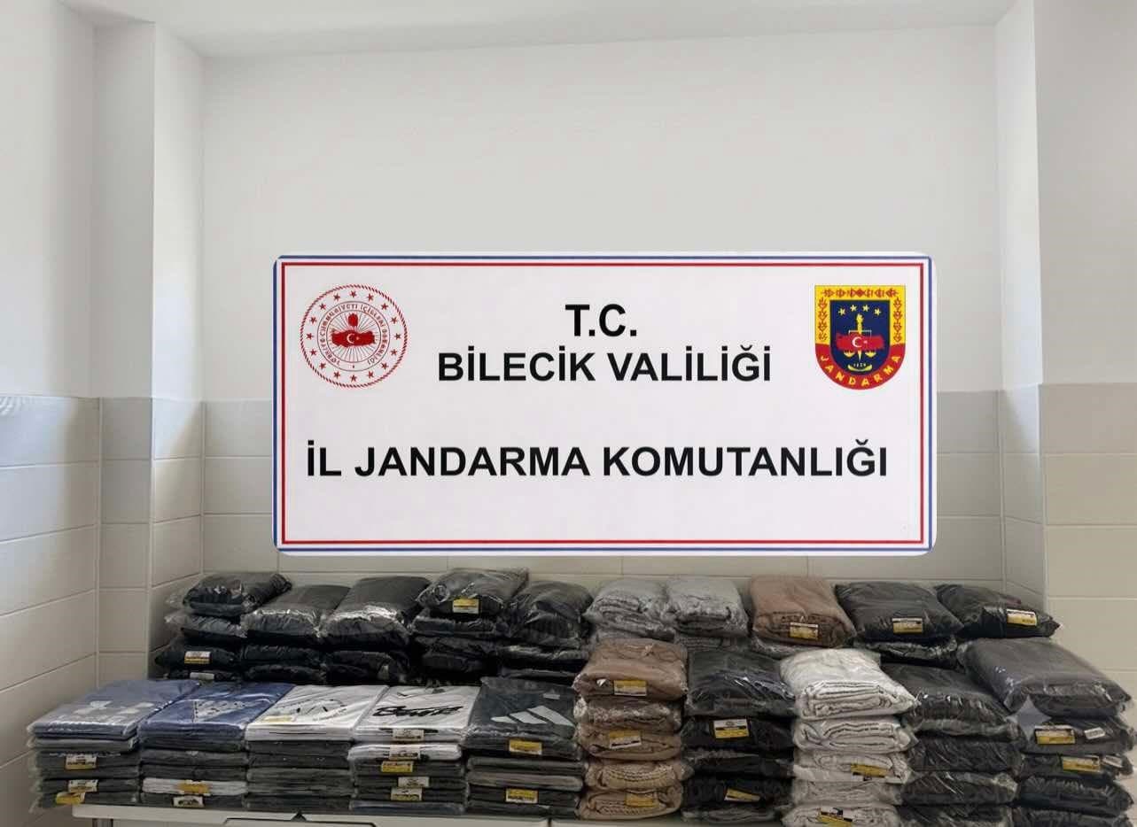 Bilecik'te Yolcu Otobüsünde 750 Bin TL Değerinde Kaçak Giyim Ele Geçirildi