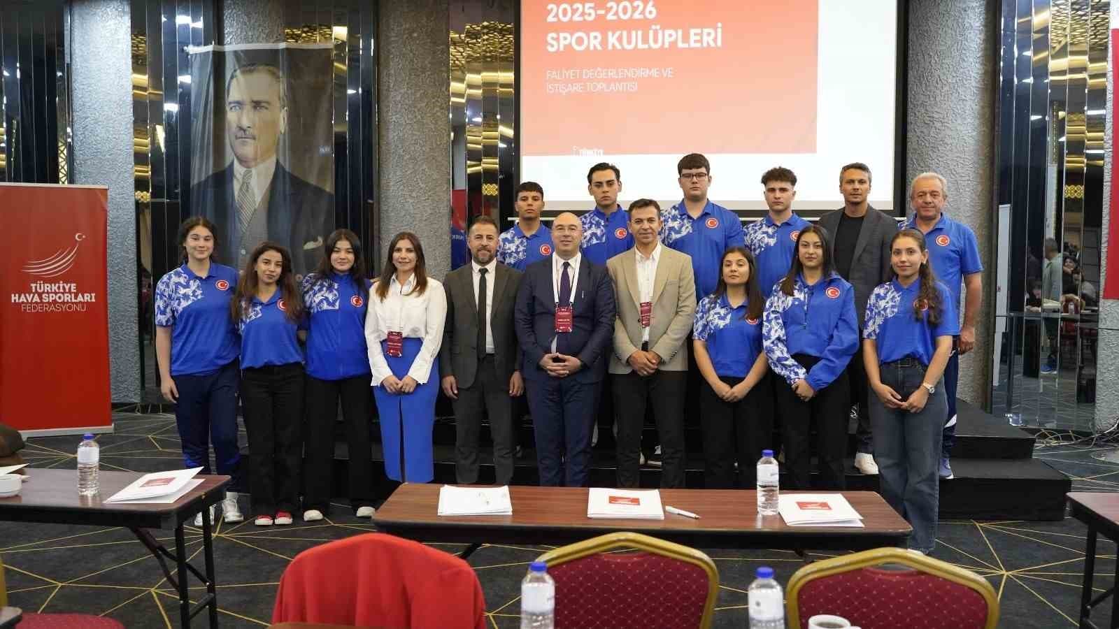 Alaşehir Sporcuları Avrupa Şampiyonası'nda Tarihi Başarı Elde Etti